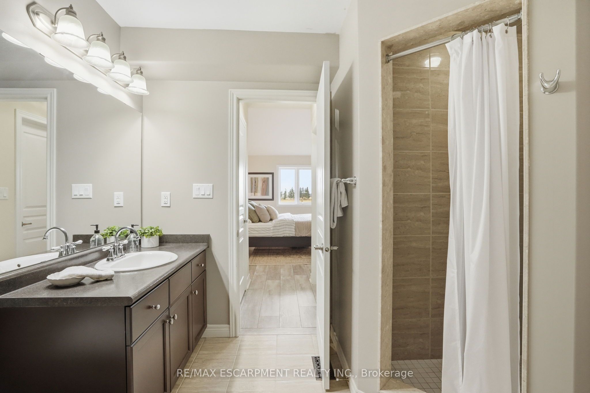 160 Festival Way Property Photo 21