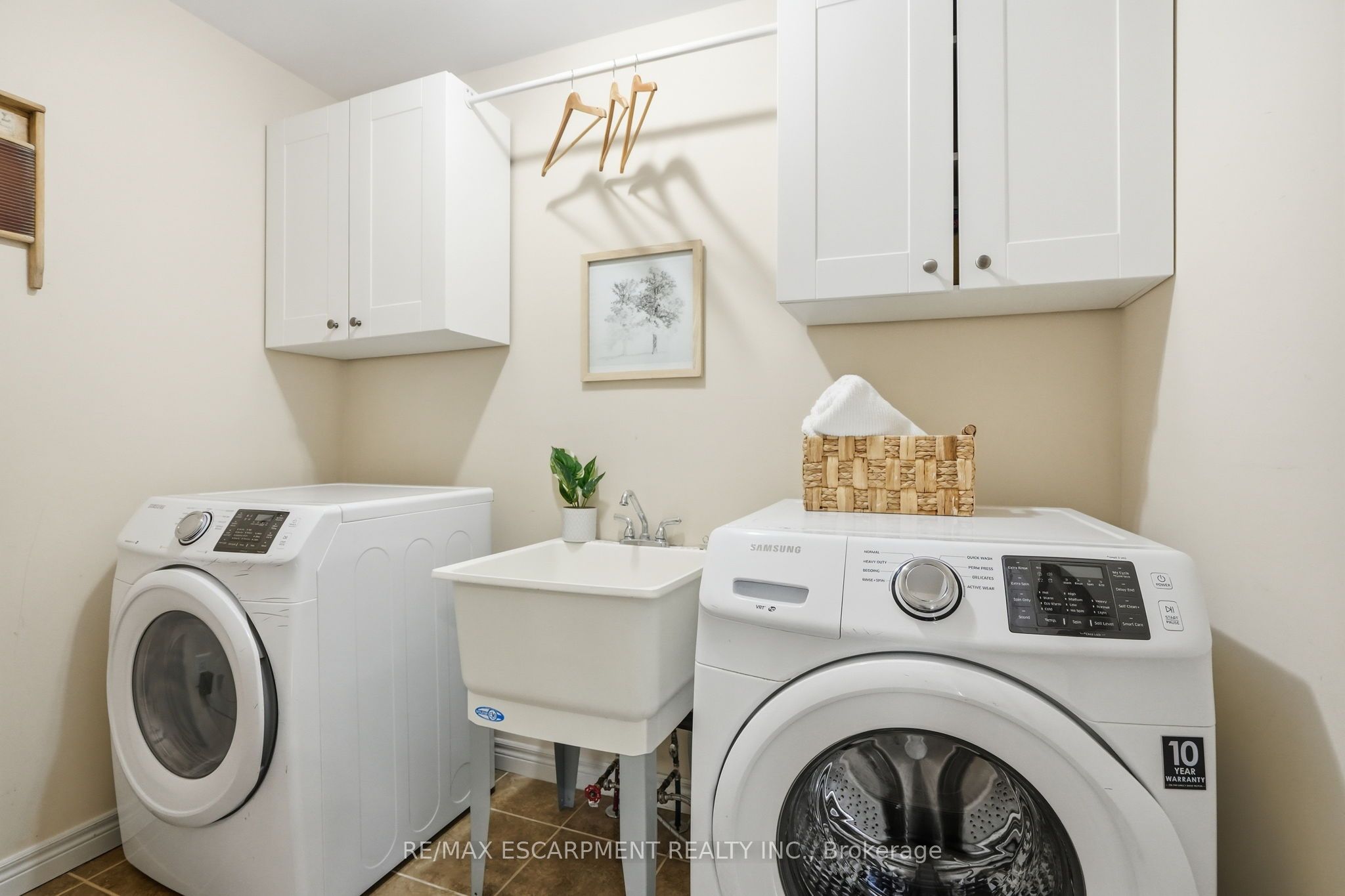 160 Festival Way Property Photo 23