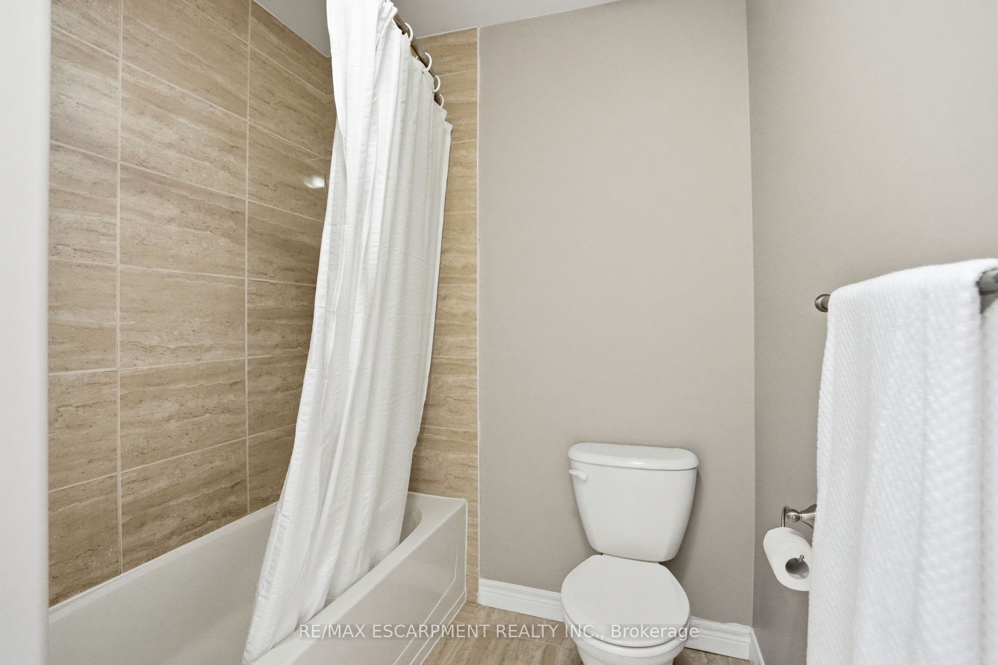 160 Festival Way Property Photo 31