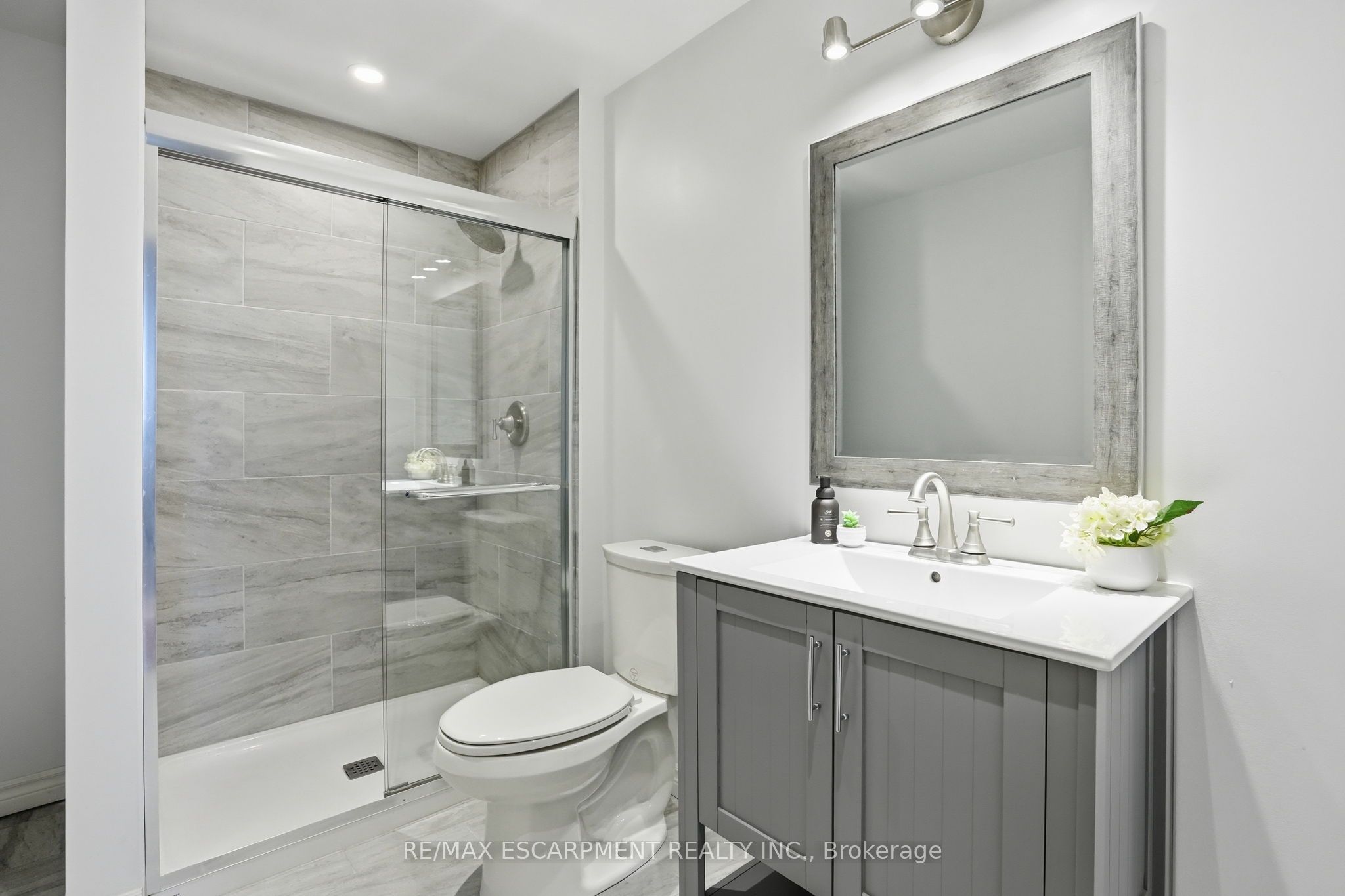 160 Festival Way Property Photo 40