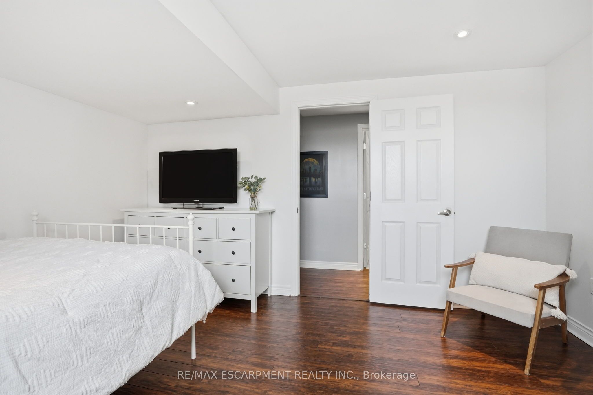 160 Festival Way Property Photo 42