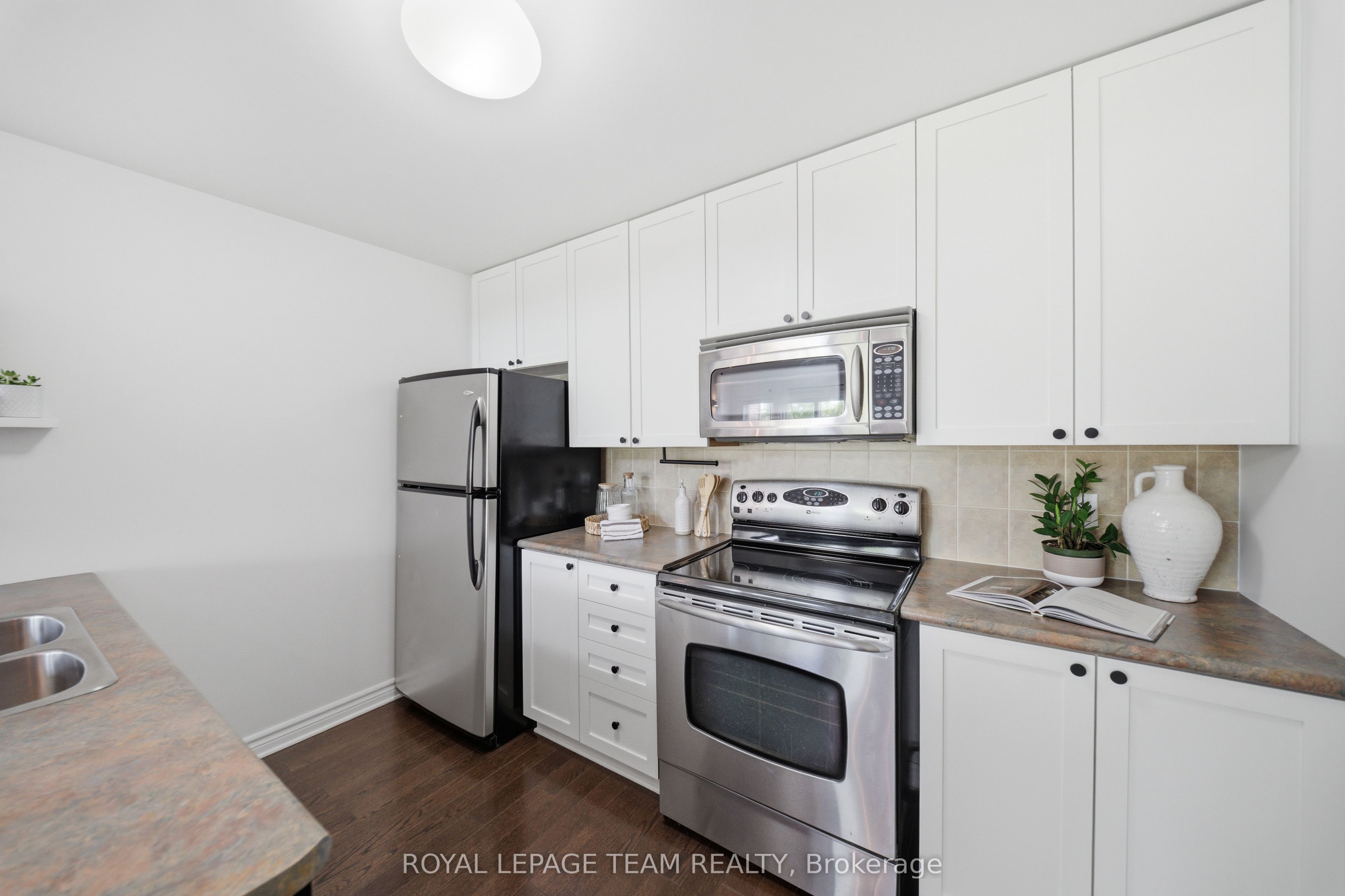 165 Waterbridge Drive 9 Property Photo 8