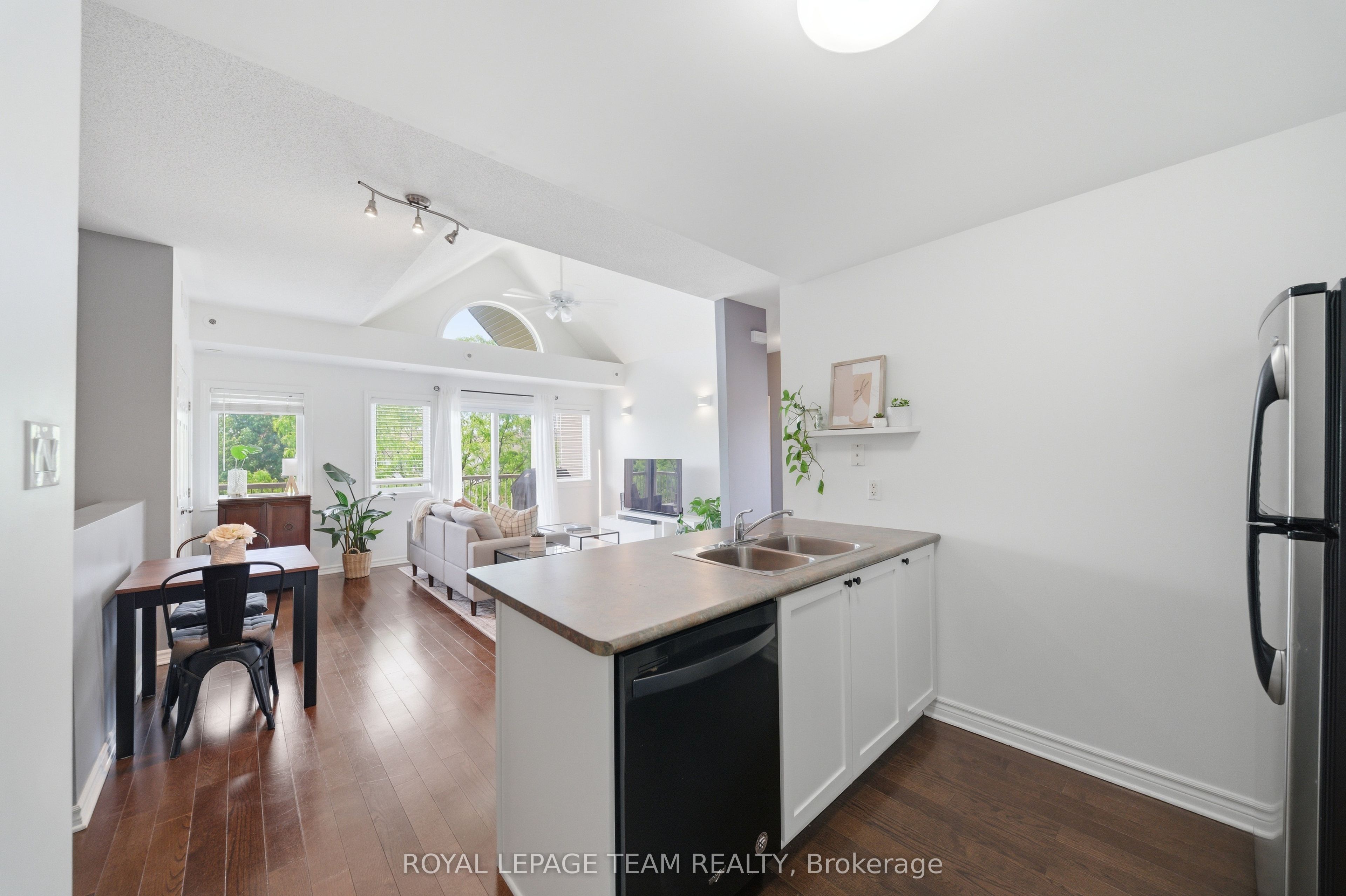 165 Waterbridge Drive 9 Property Photo 10