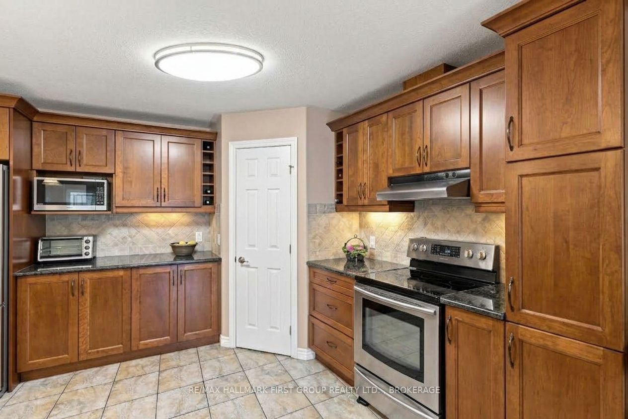 1248 Lisbon Place Property Photo 11