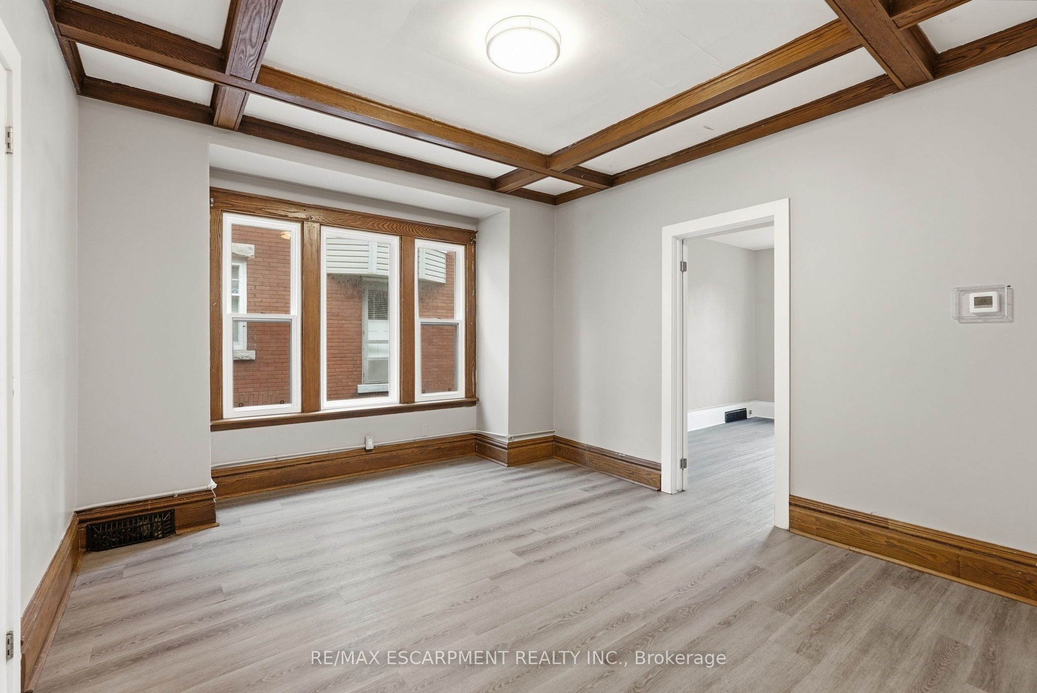 63 Melrose Avenue S Property Photo 6