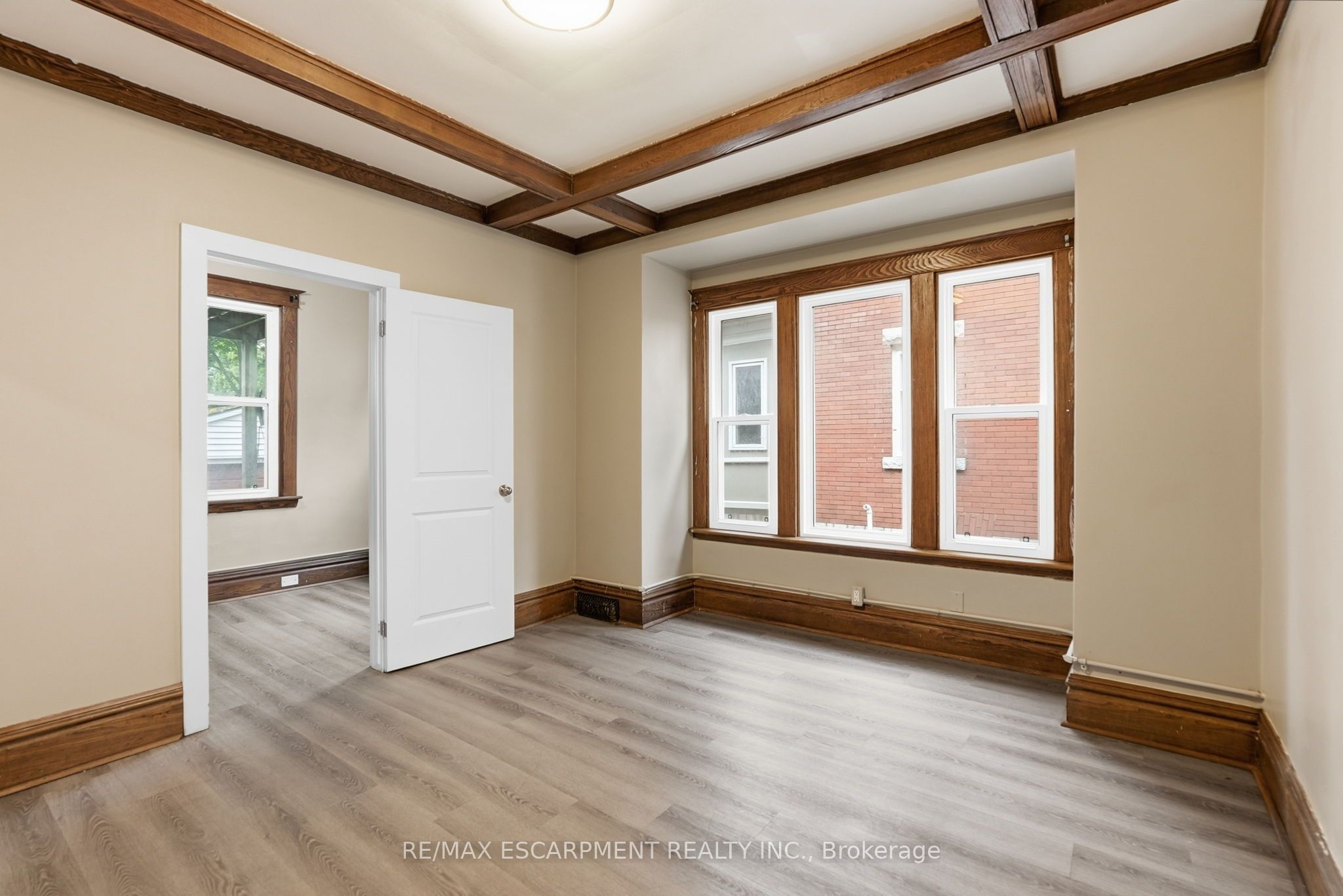 63 Melrose Avenue S Property Photo 7