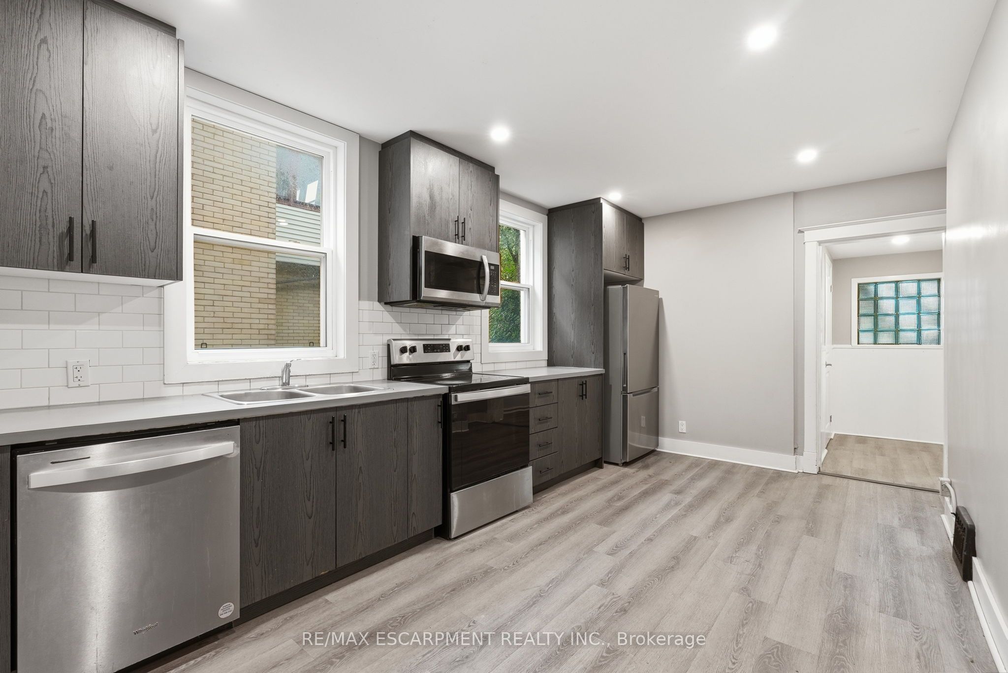 63 Melrose Avenue S Property Photo 9