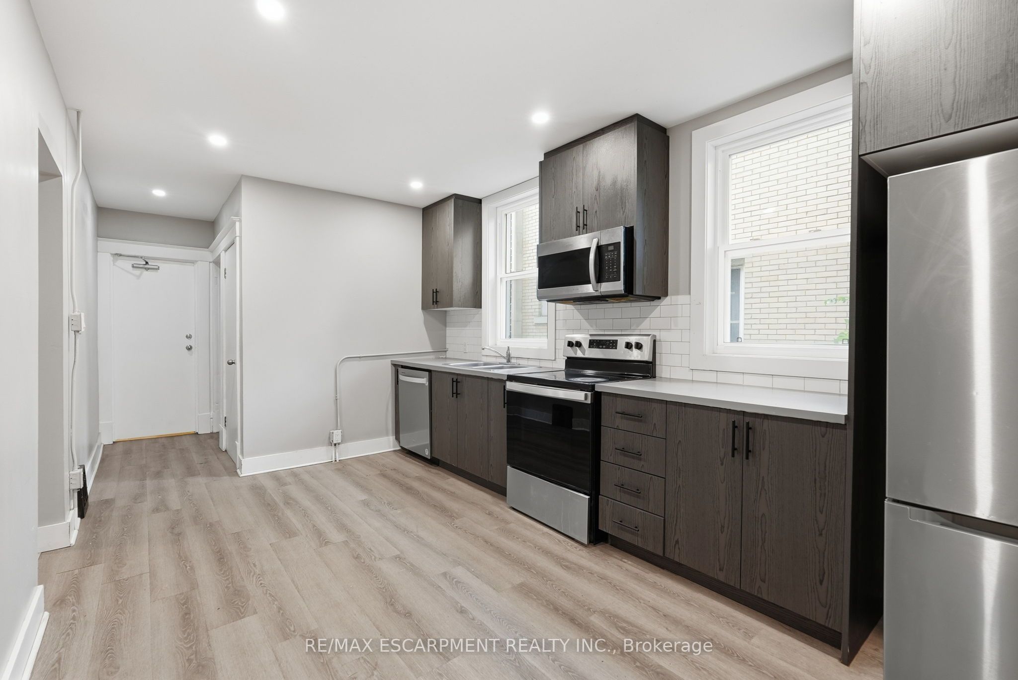 63 Melrose Avenue S Property Photo 10
