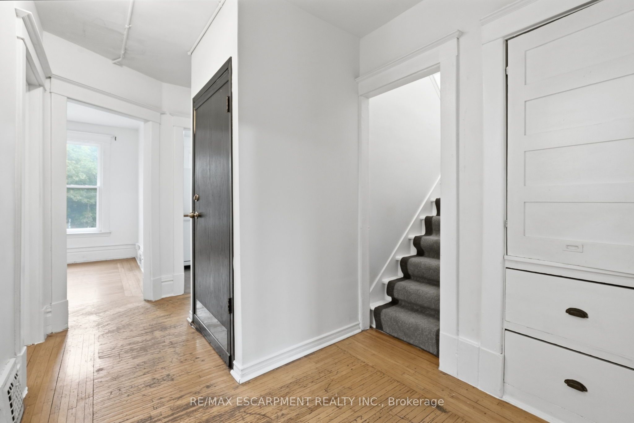 63 Melrose Avenue S Property Photo 18