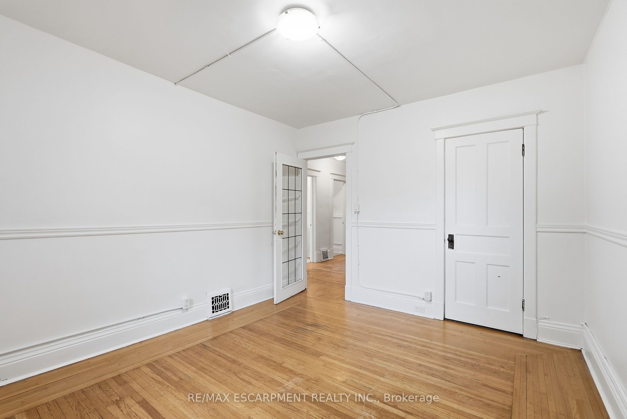63 Melrose Avenue S Property Photo 21