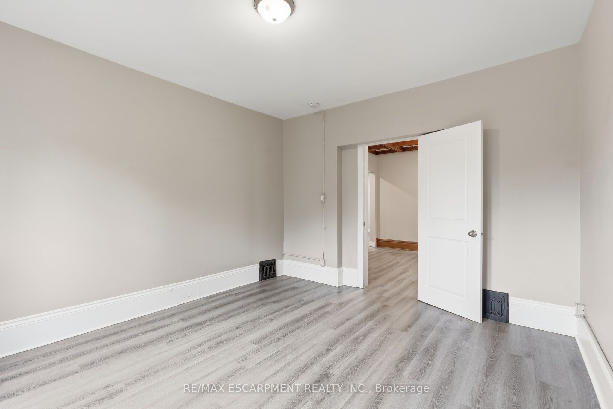 63 Melrose Avenue S Property Photo 23