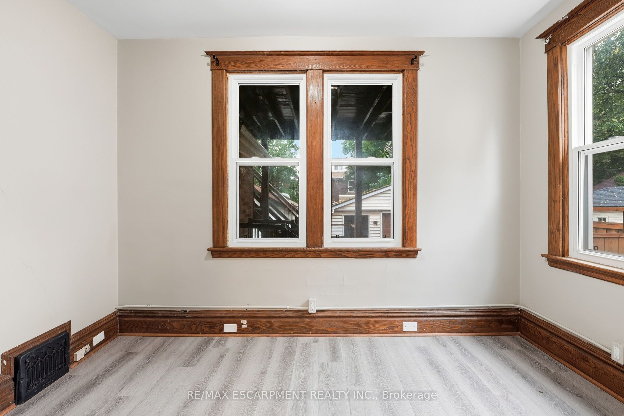 63 Melrose Avenue S Property Photo 24
