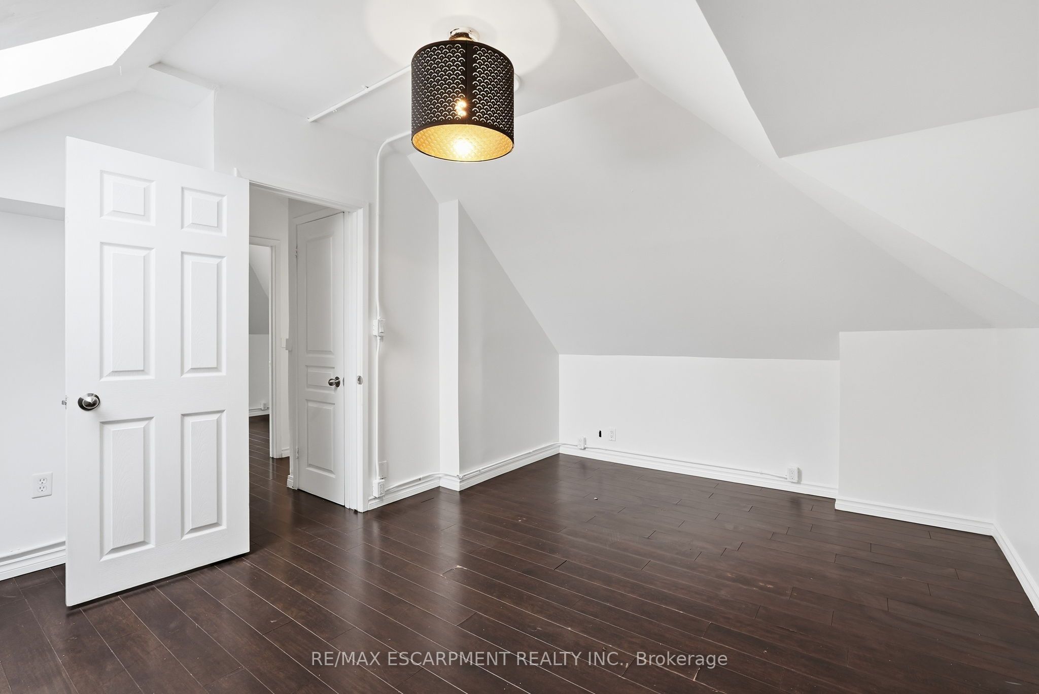 63 Melrose Avenue S Property Photo 28