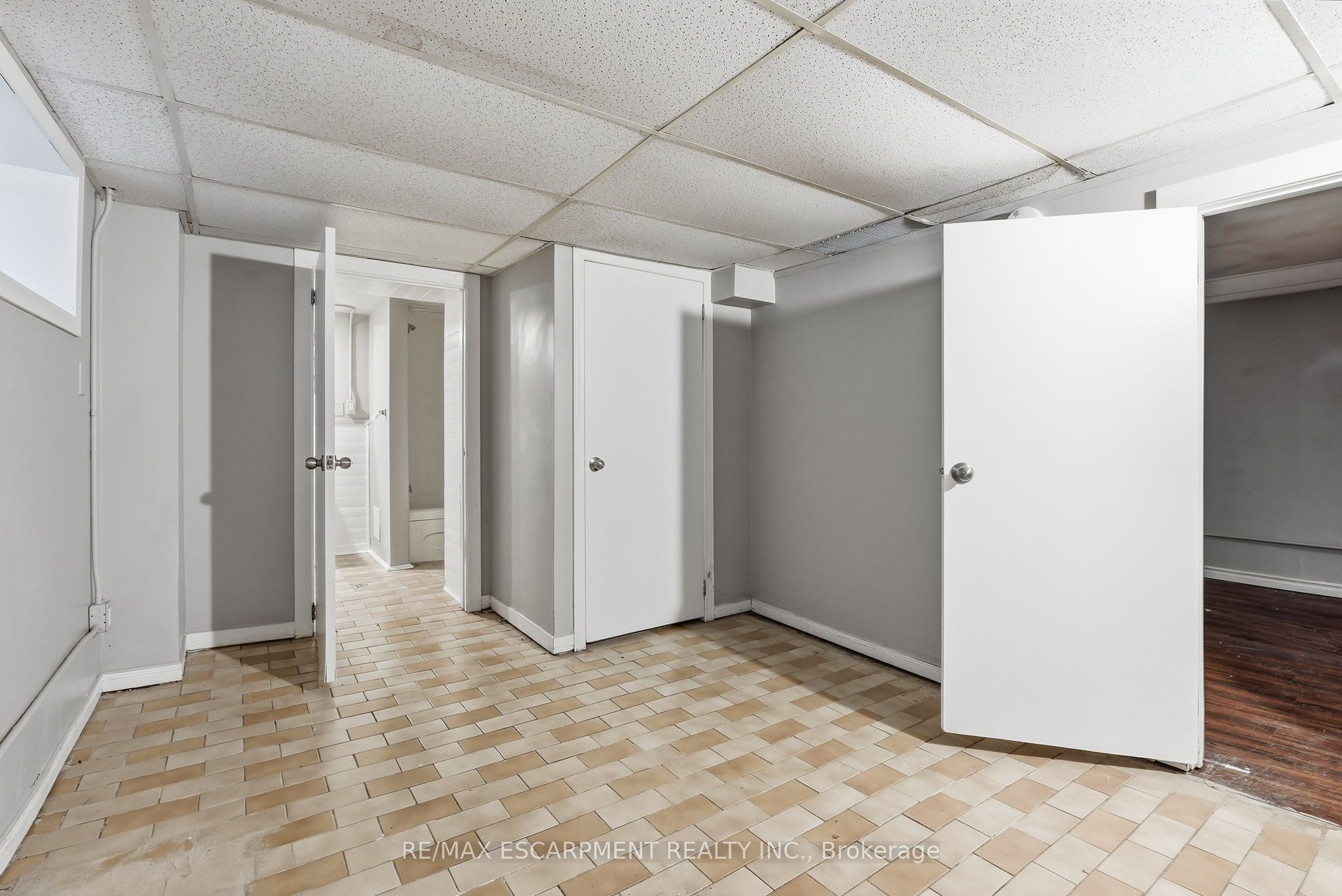 63 Melrose Avenue S Property Photo 35
