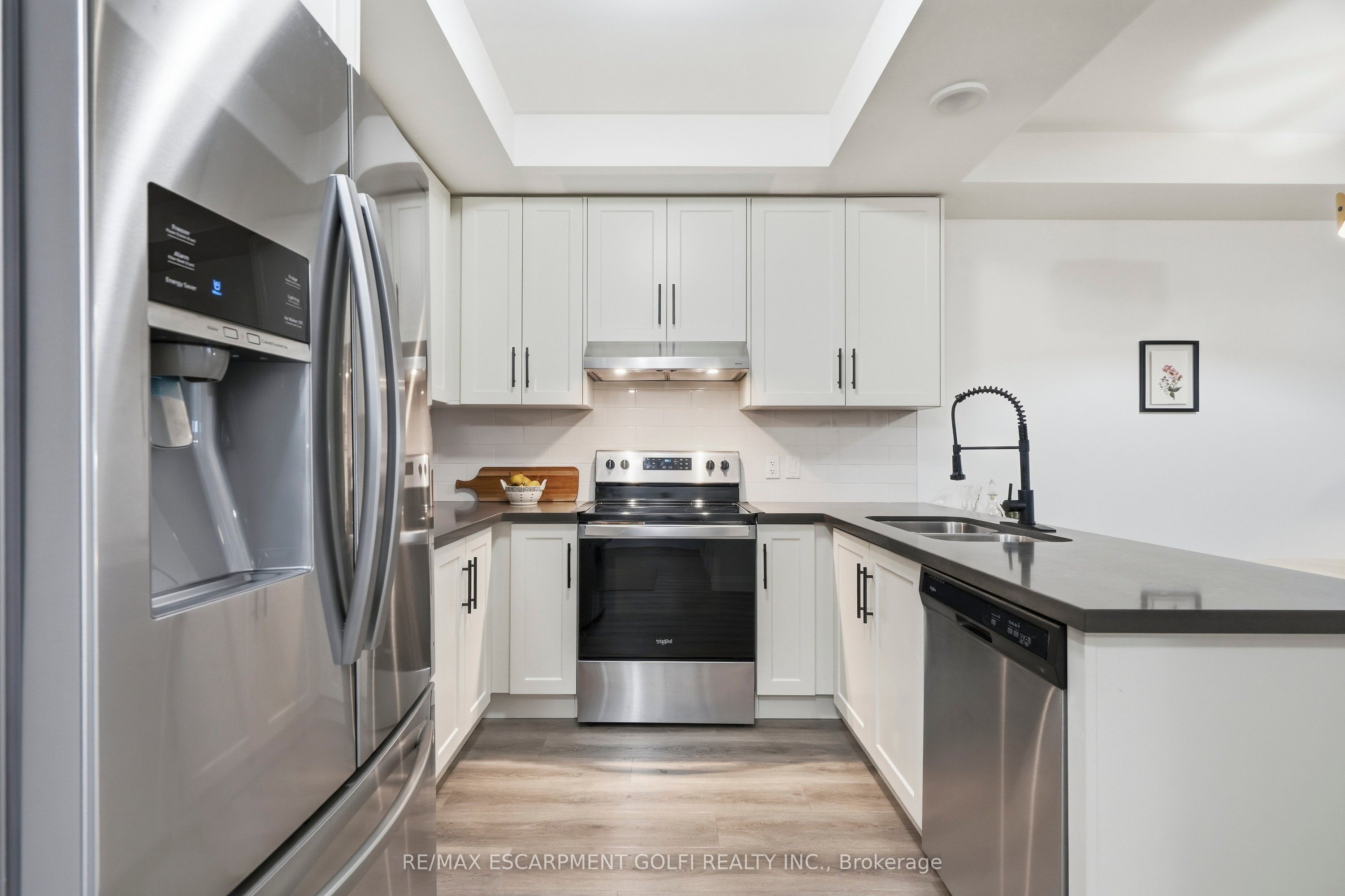30 Hamilton Street S 501 Property Photo 7