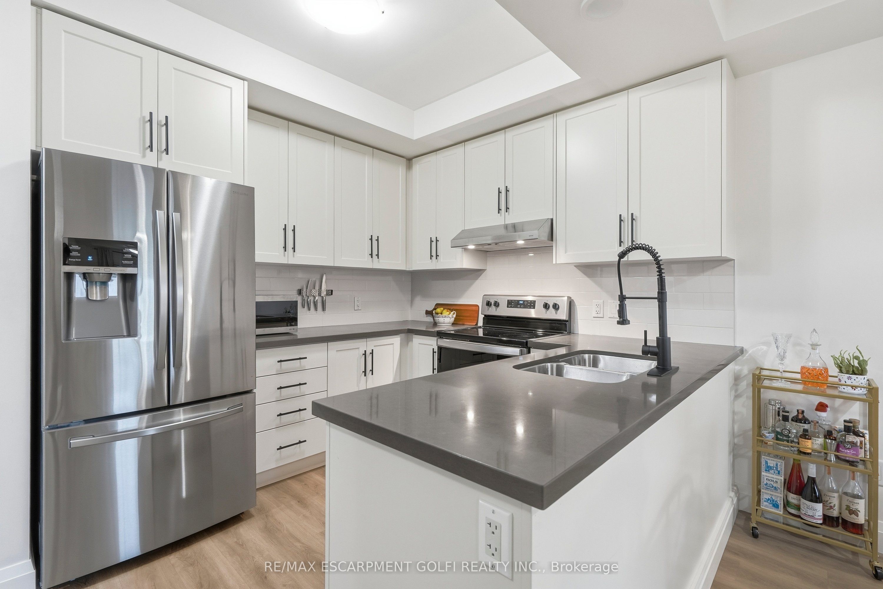 30 Hamilton Street S 501 Property Photo 8