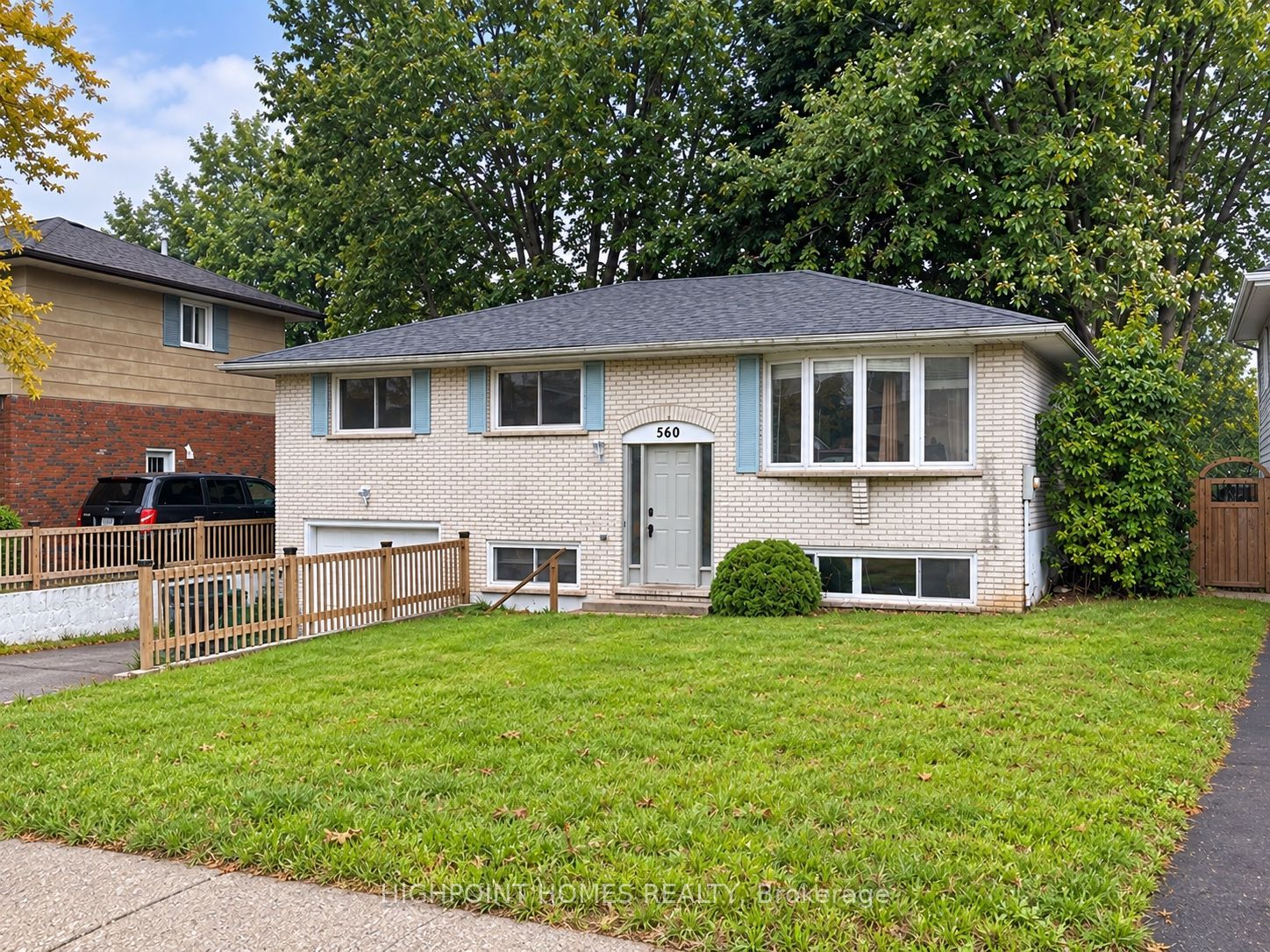 560 Glen Forrest Boulevard Property Photo 2