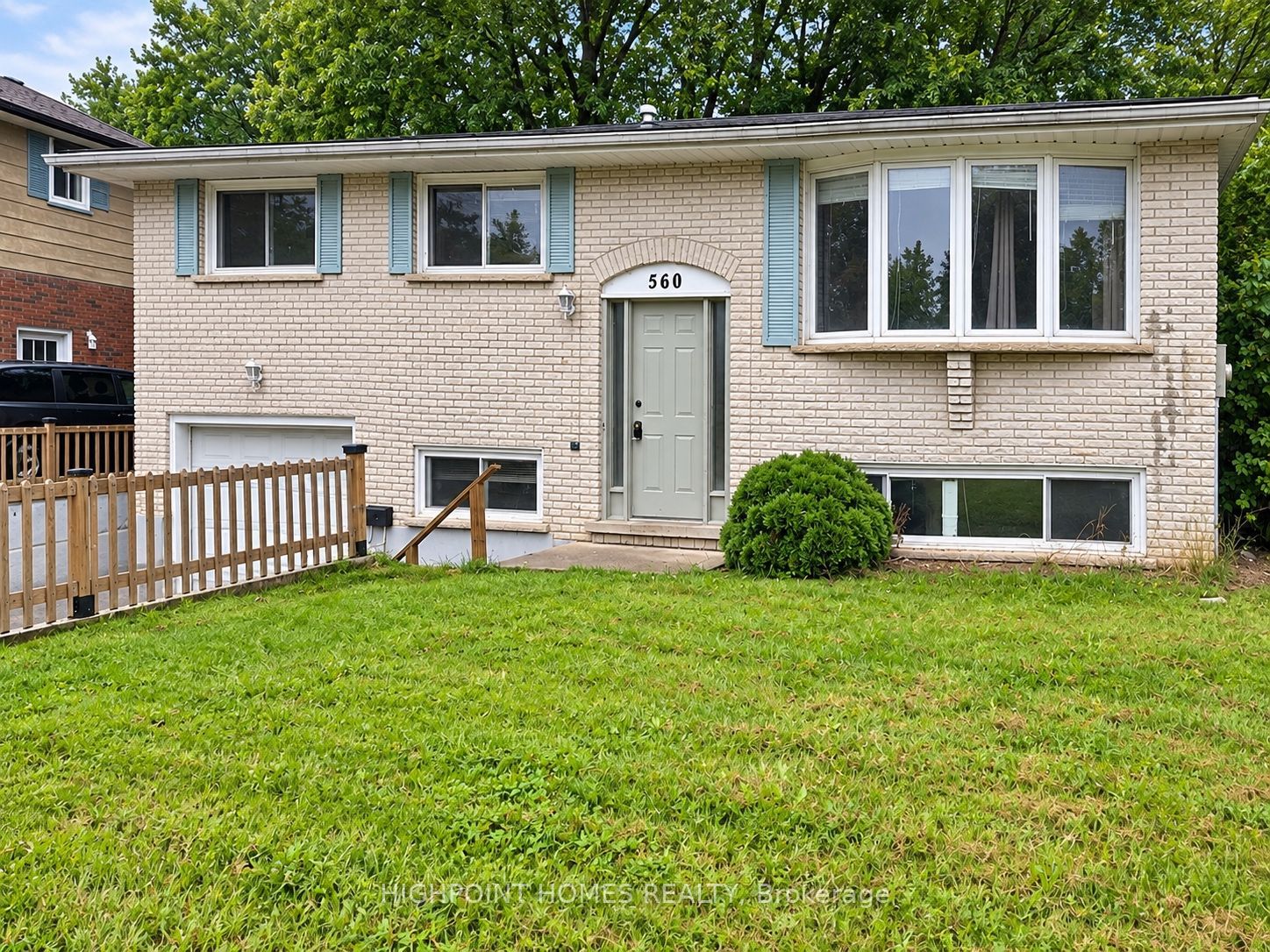 560 Glen Forrest Boulevard Property Photo 4
