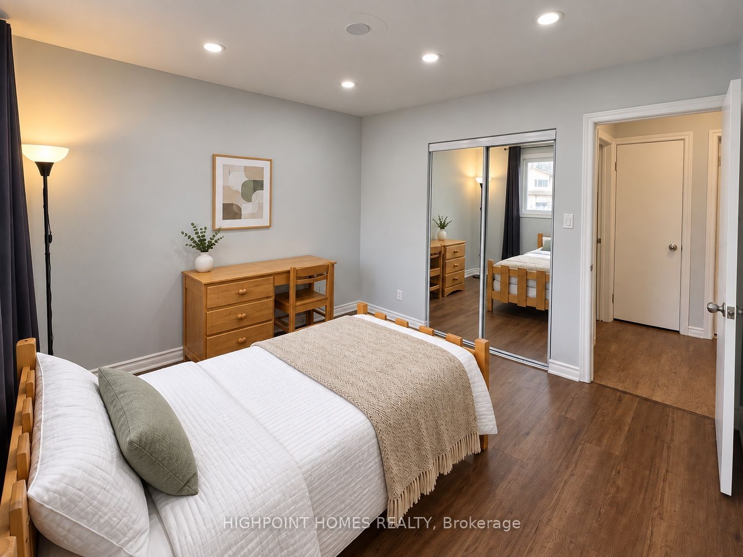 560 Glen Forrest Boulevard Property Photo 16