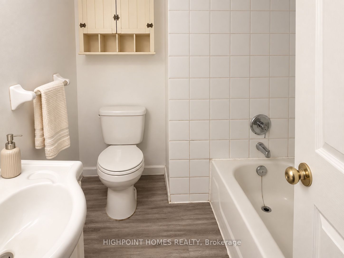560 Glen Forrest Boulevard Property Photo 34