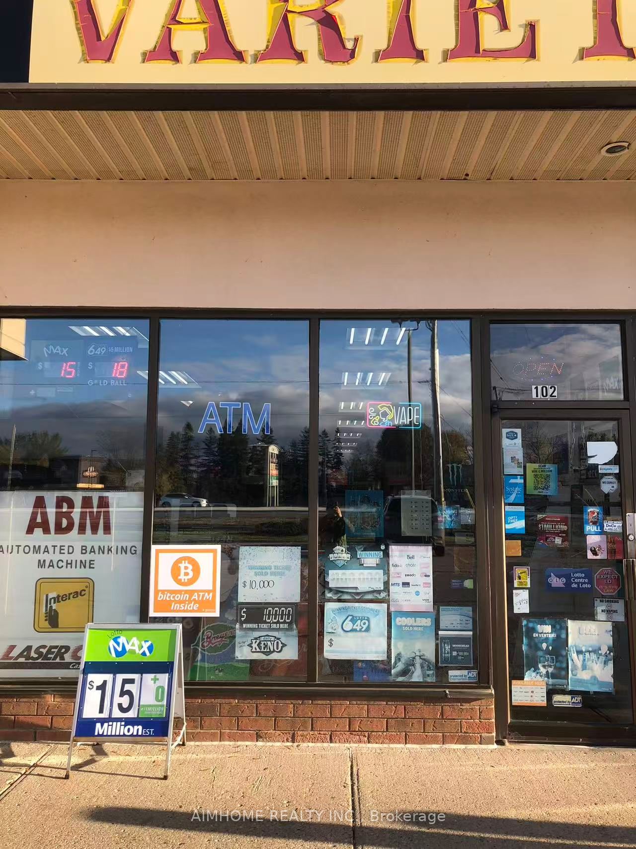 4396 King Street E 102