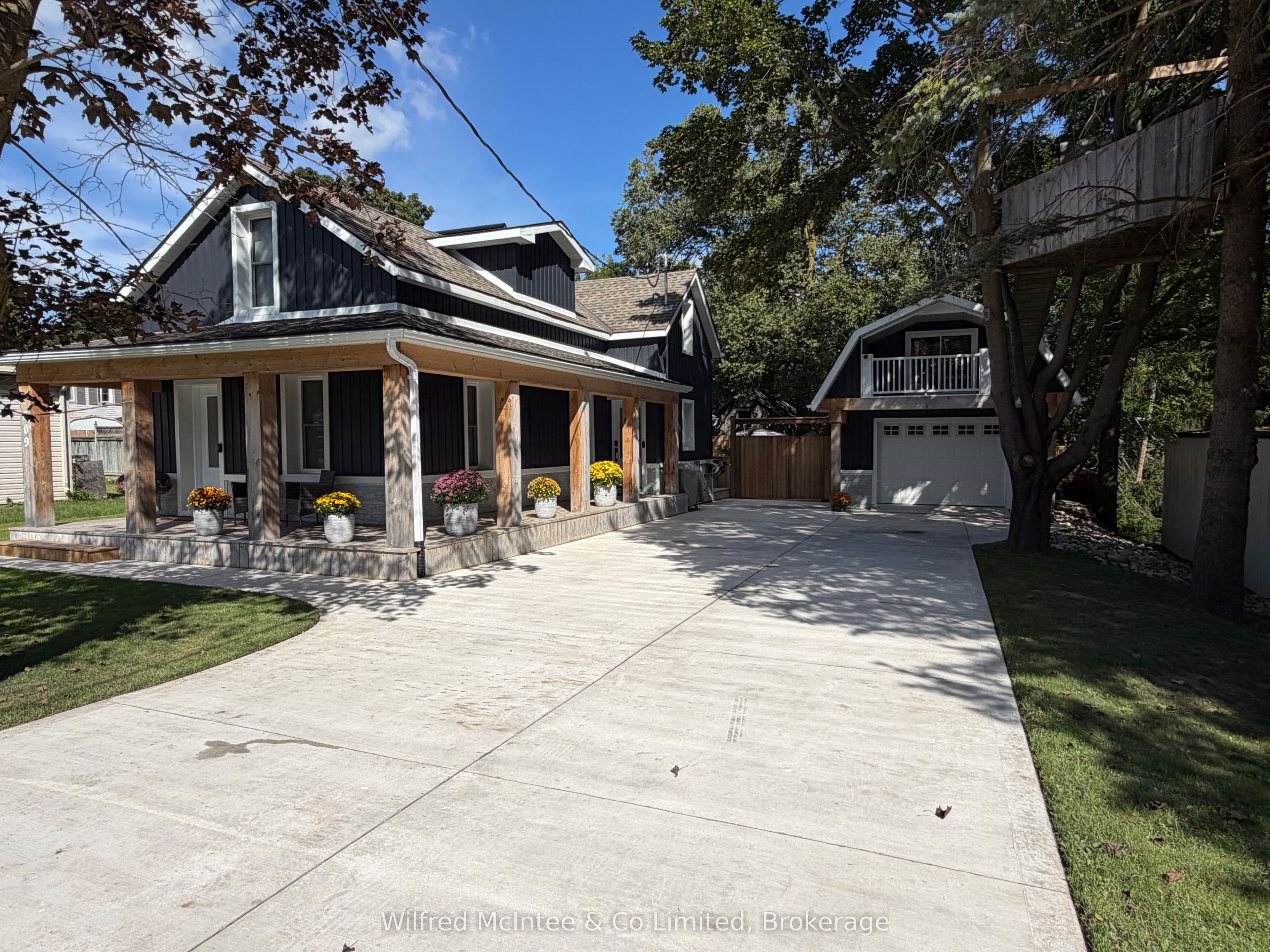 309 Alma Street Property Photo 1