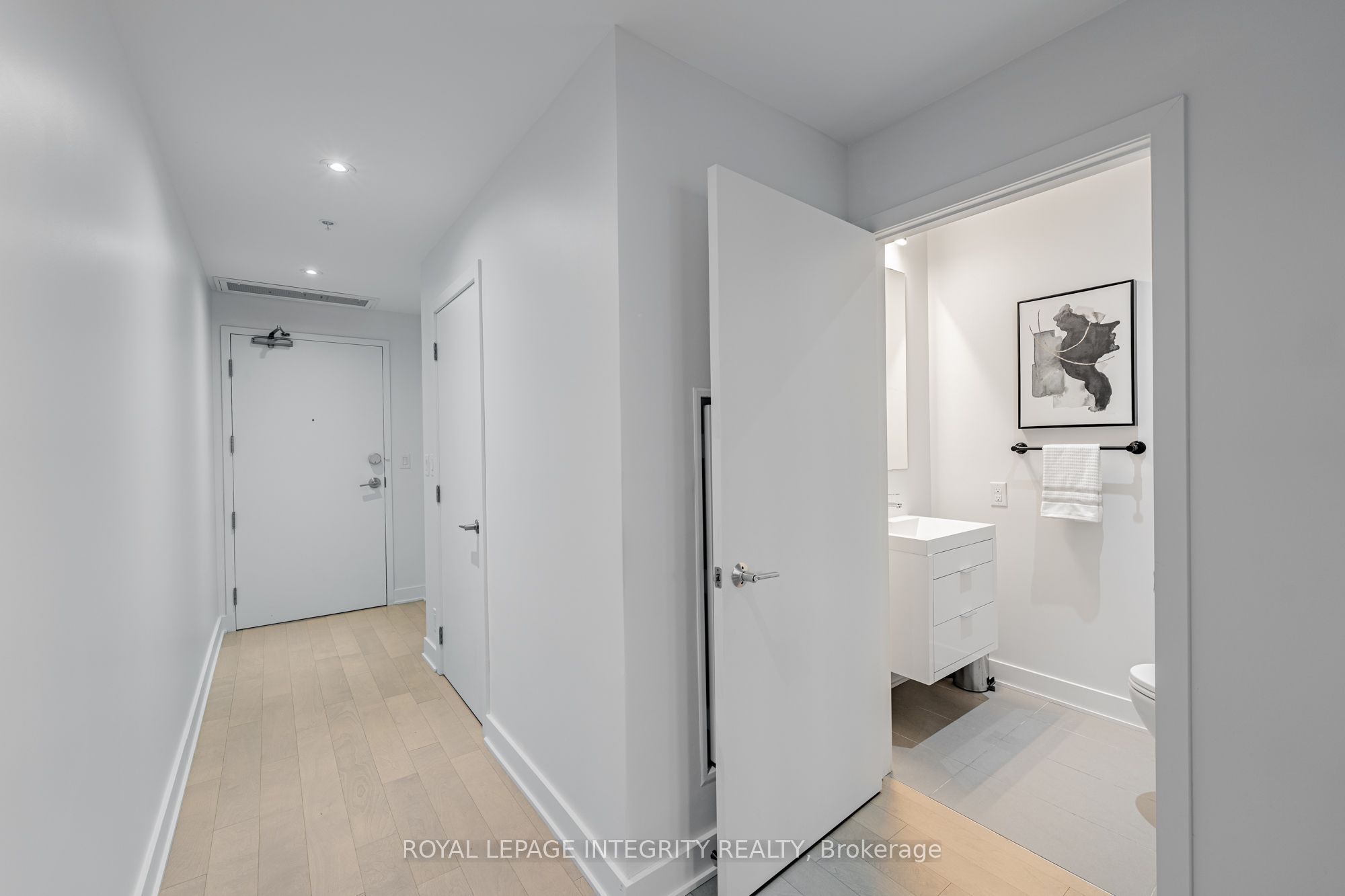 20 Daly Avenue 1506 Property Photo 8