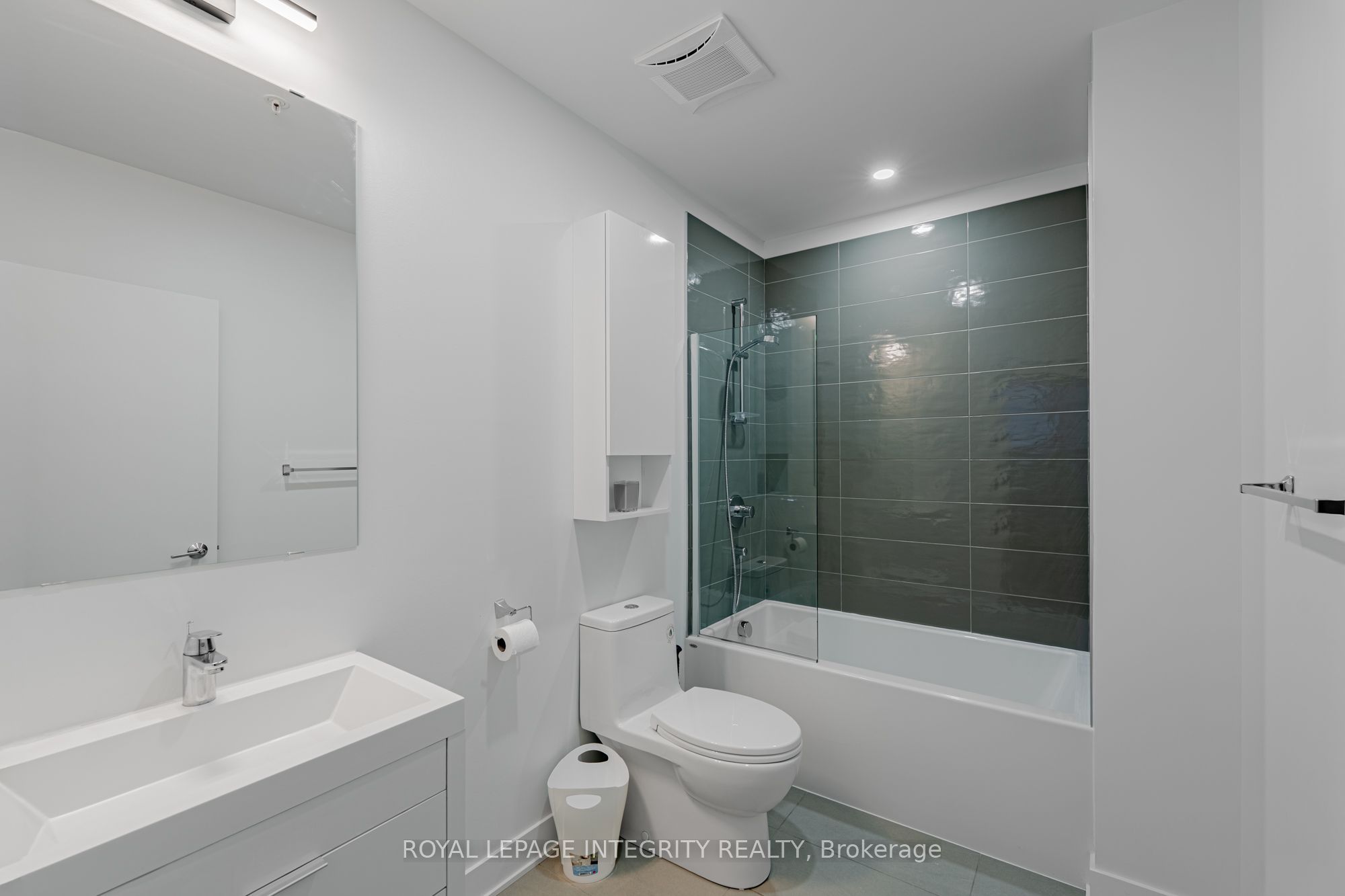 20 Daly Avenue 1506 Property Photo 32