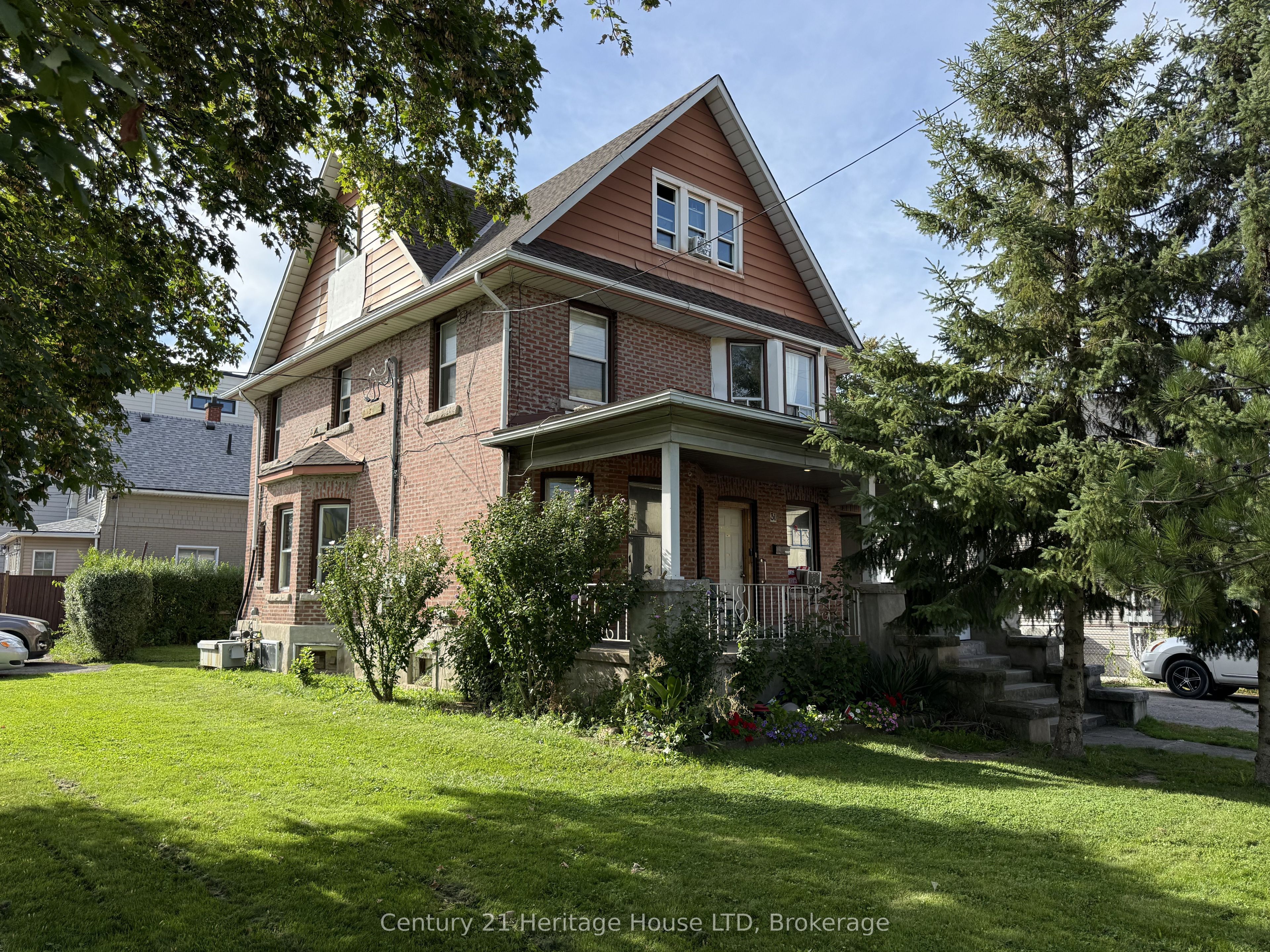 31 Pine Street N