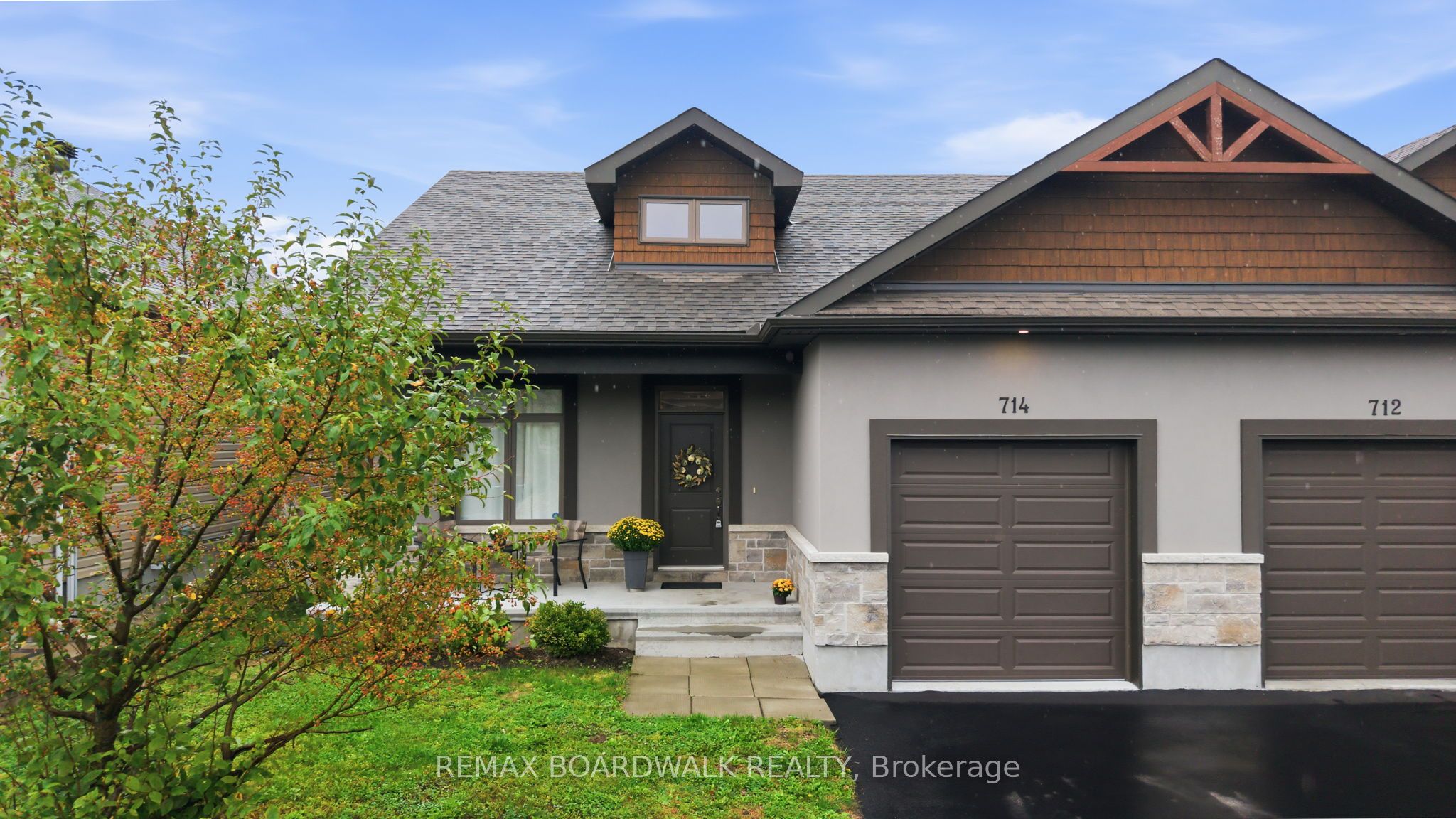 714 Maurice Stead Street Property Photo 1