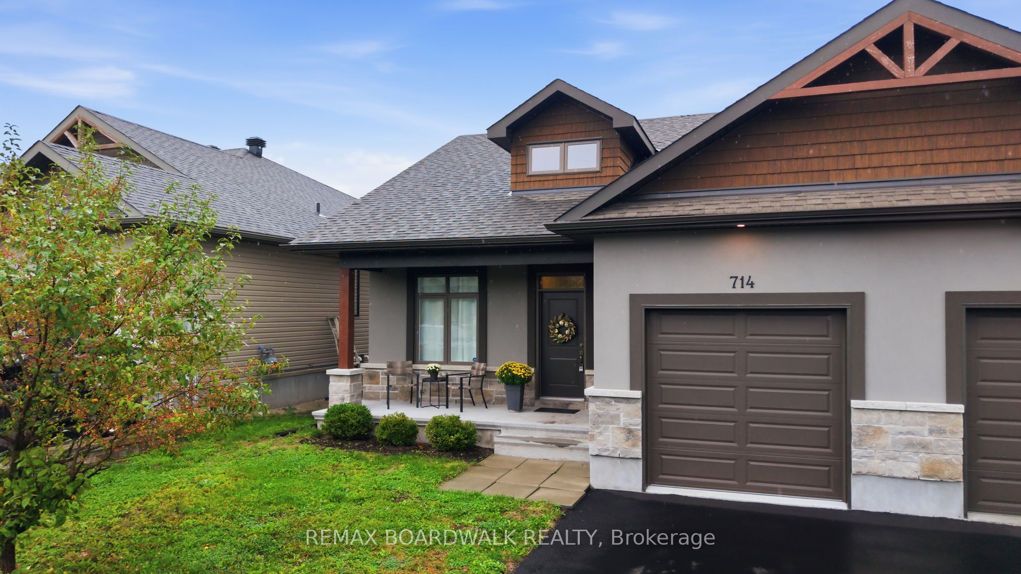 714 Maurice Stead Street Property Photo 2
