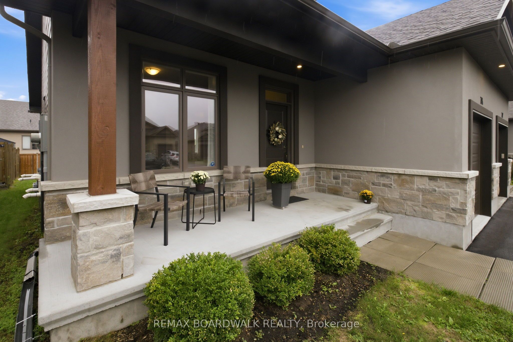 714 Maurice Stead Street Property Photo 3
