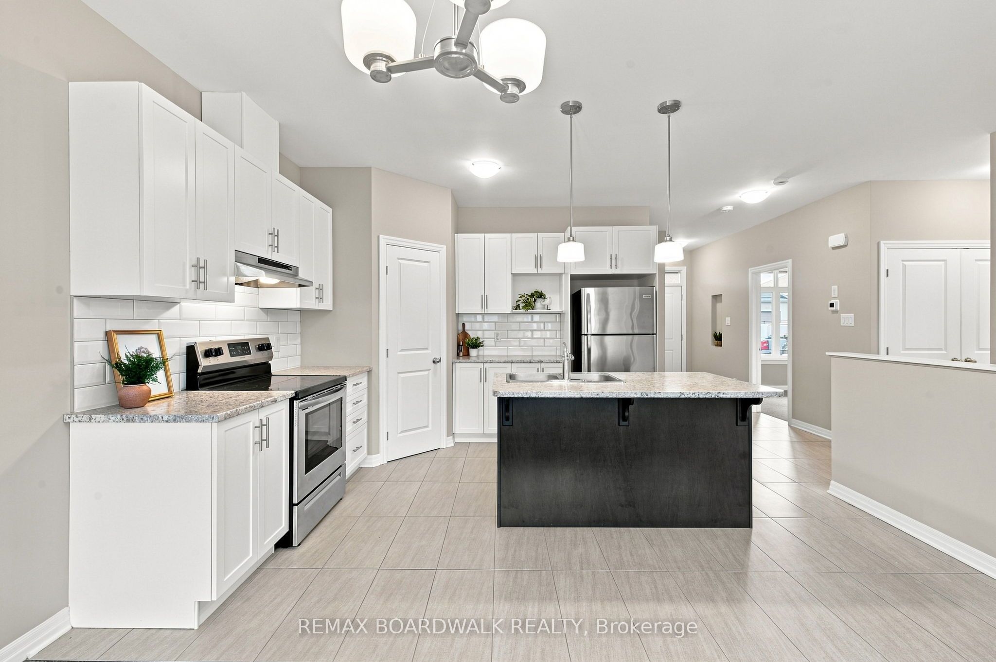 714 Maurice Stead Street Property Photo 7
