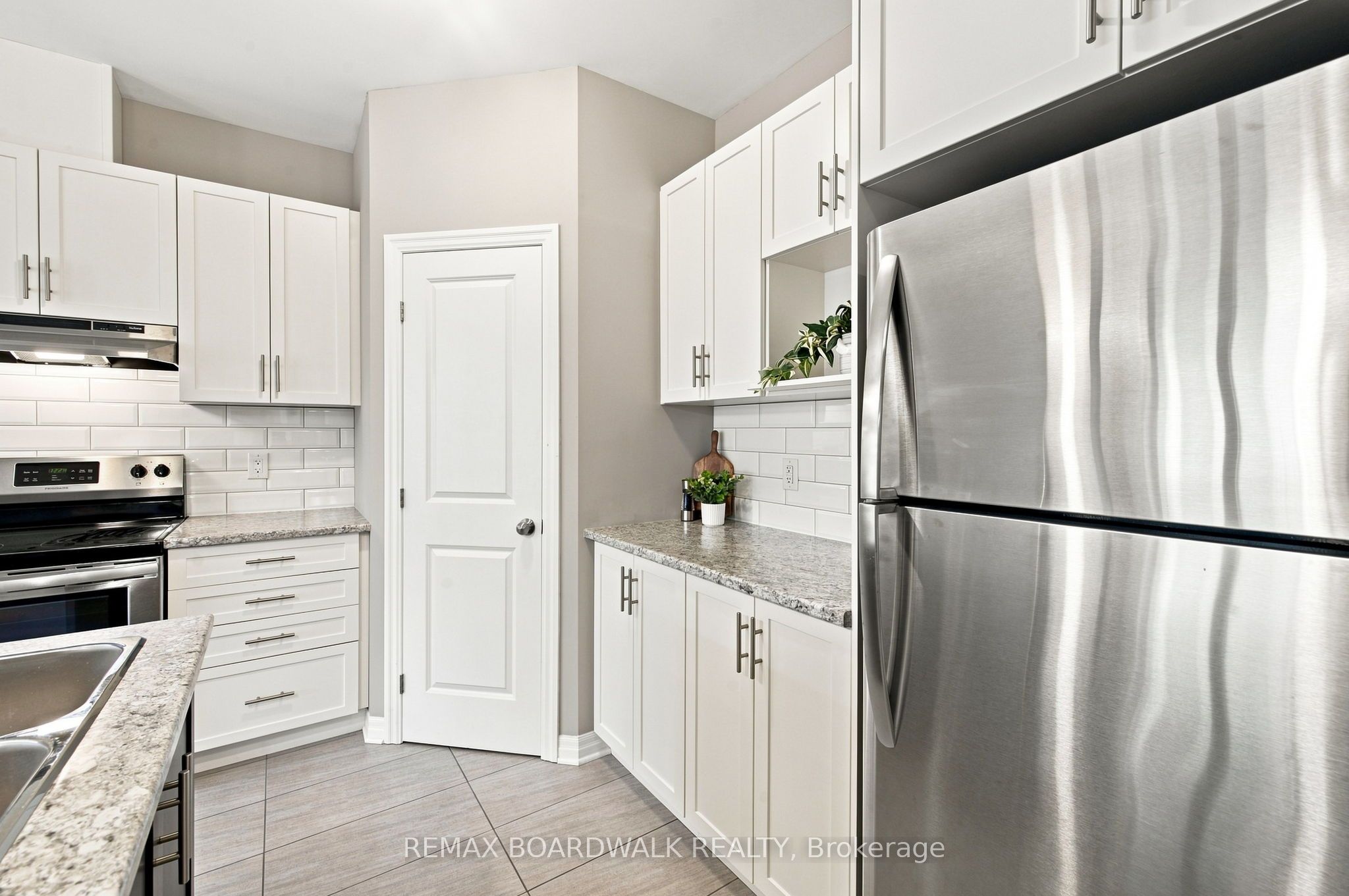 714 Maurice Stead Street Property Photo 10