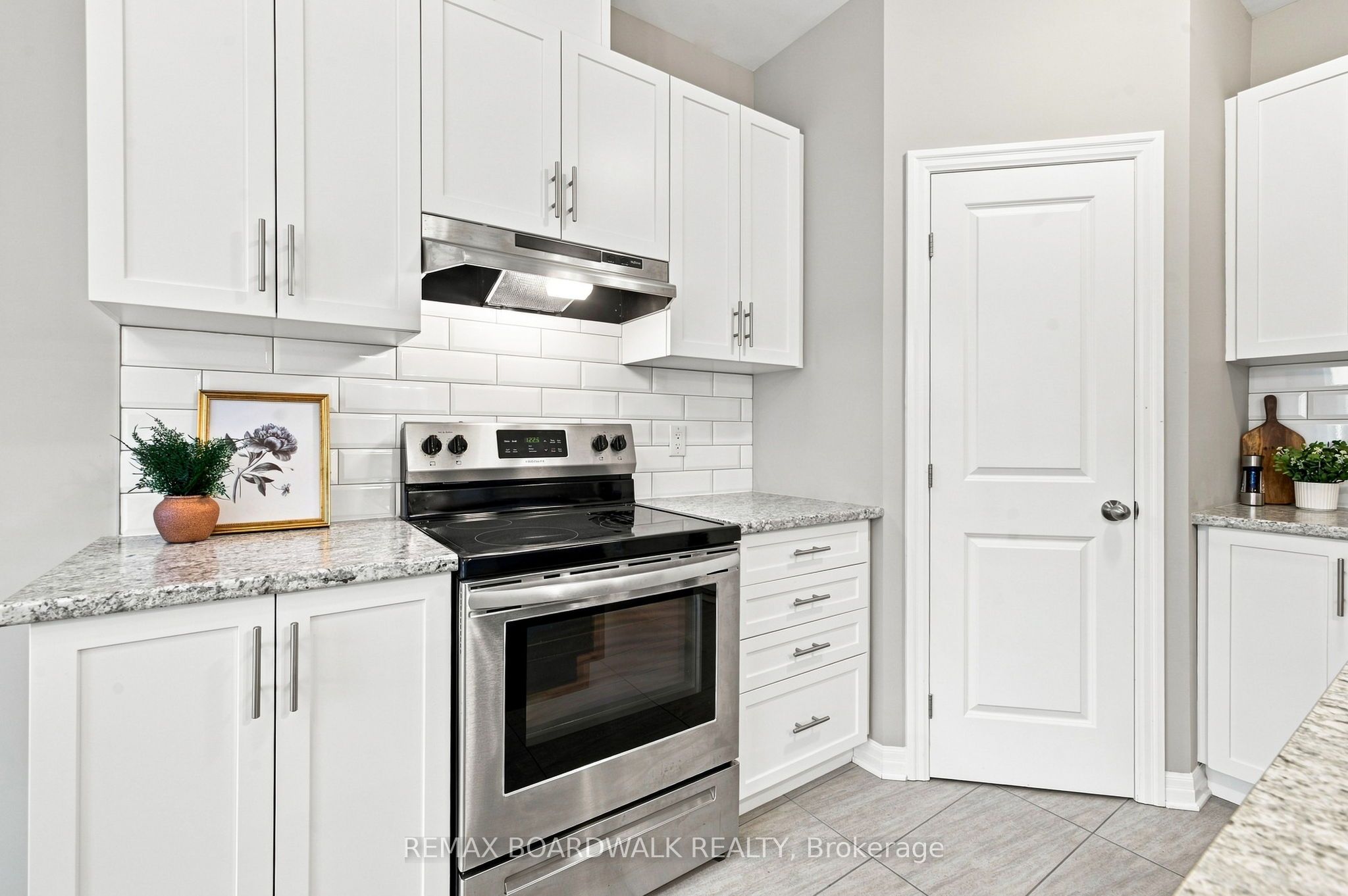 714 Maurice Stead Street Property Photo 11