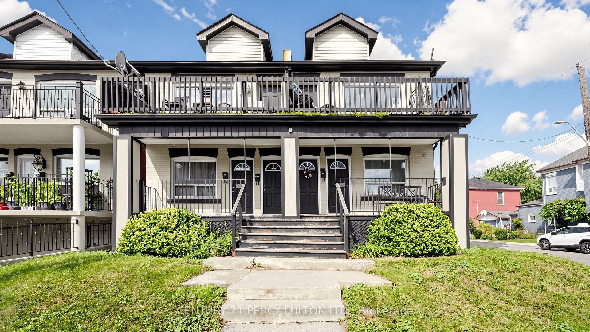 207-209 Victoria Avenue N Property Photo 1