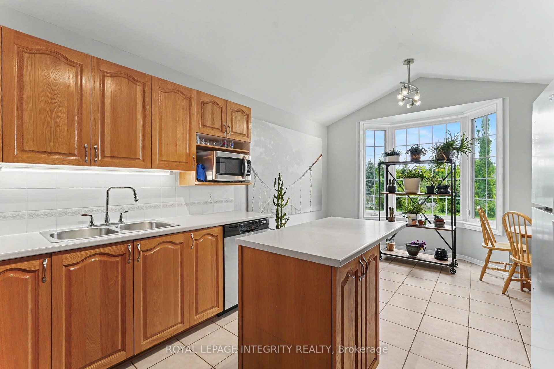 50 Baypointe Crescent Property Photo 7
