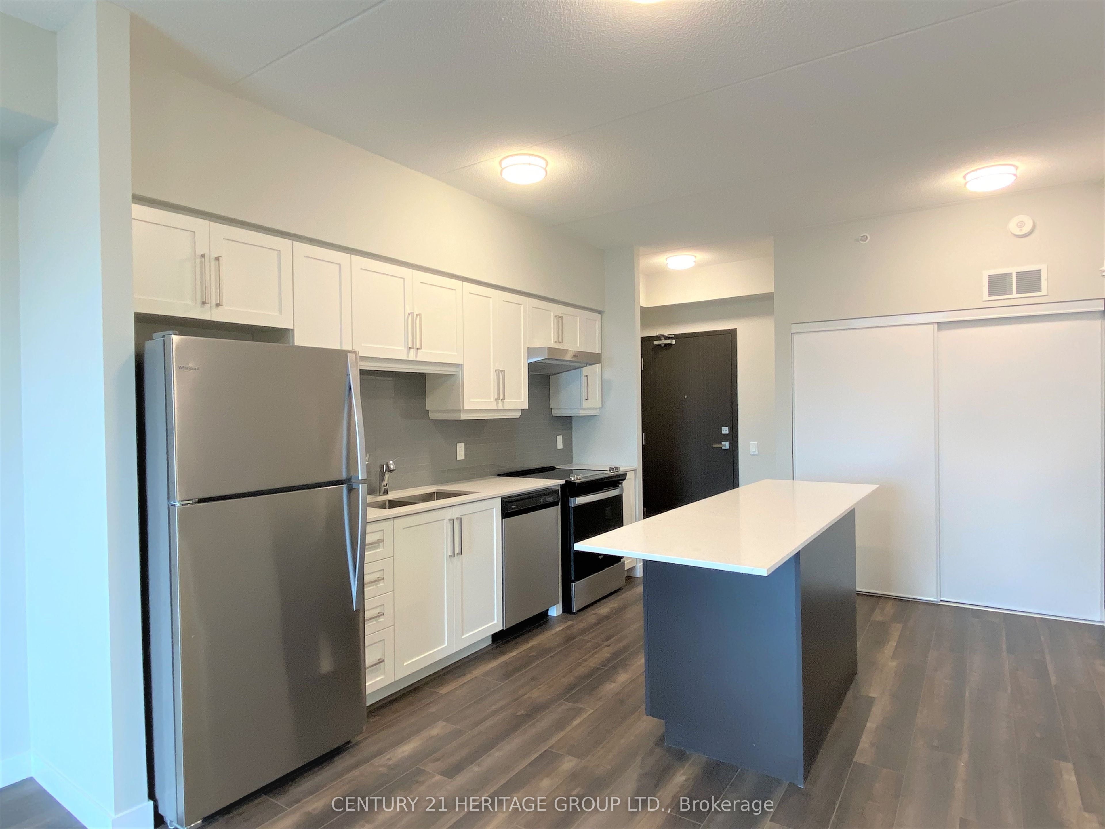 15 Queen Street S 1512 Property Photo 9