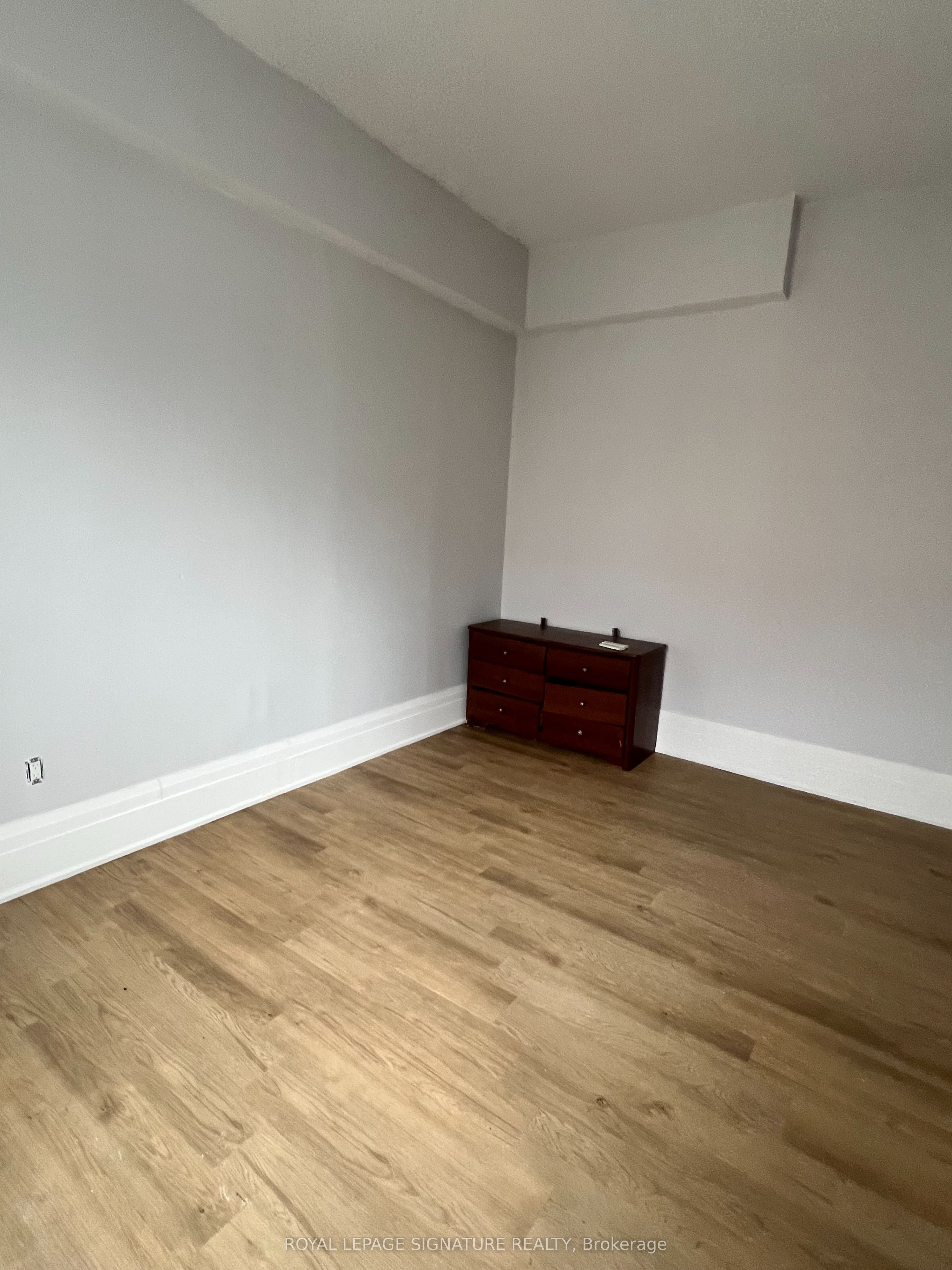 950 2nd Avenue E 1 Property Photo 5