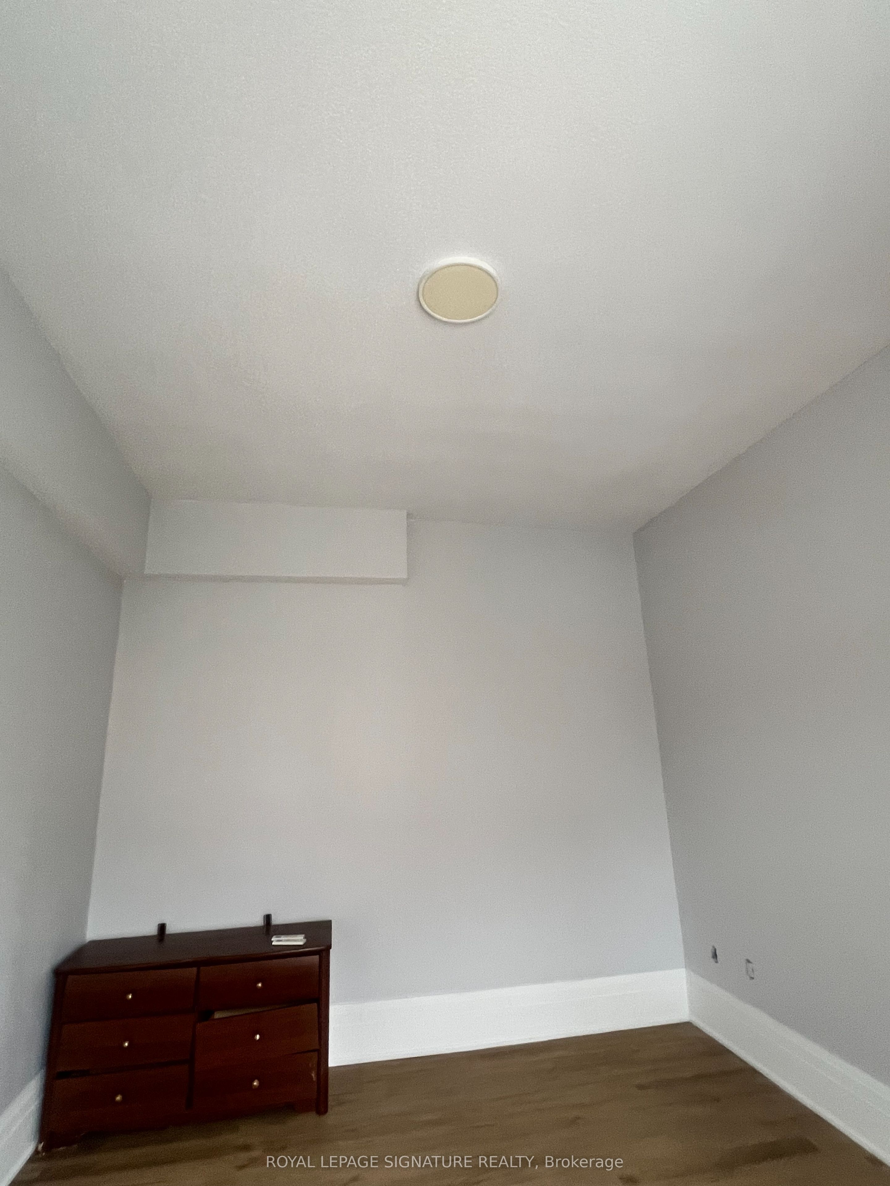 950 2nd Avenue E 1 Property Photo 8