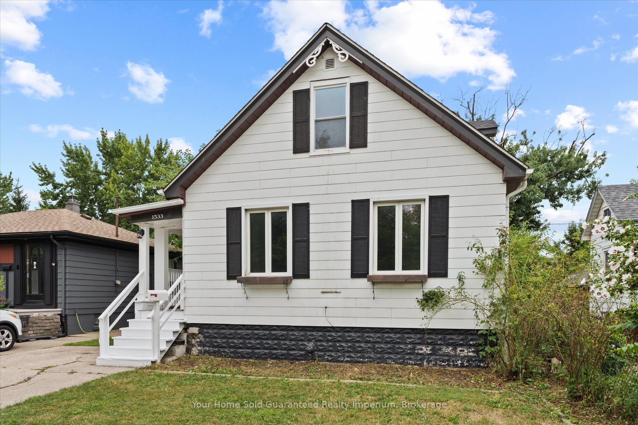 1533 Alexis Road Property Photo 2