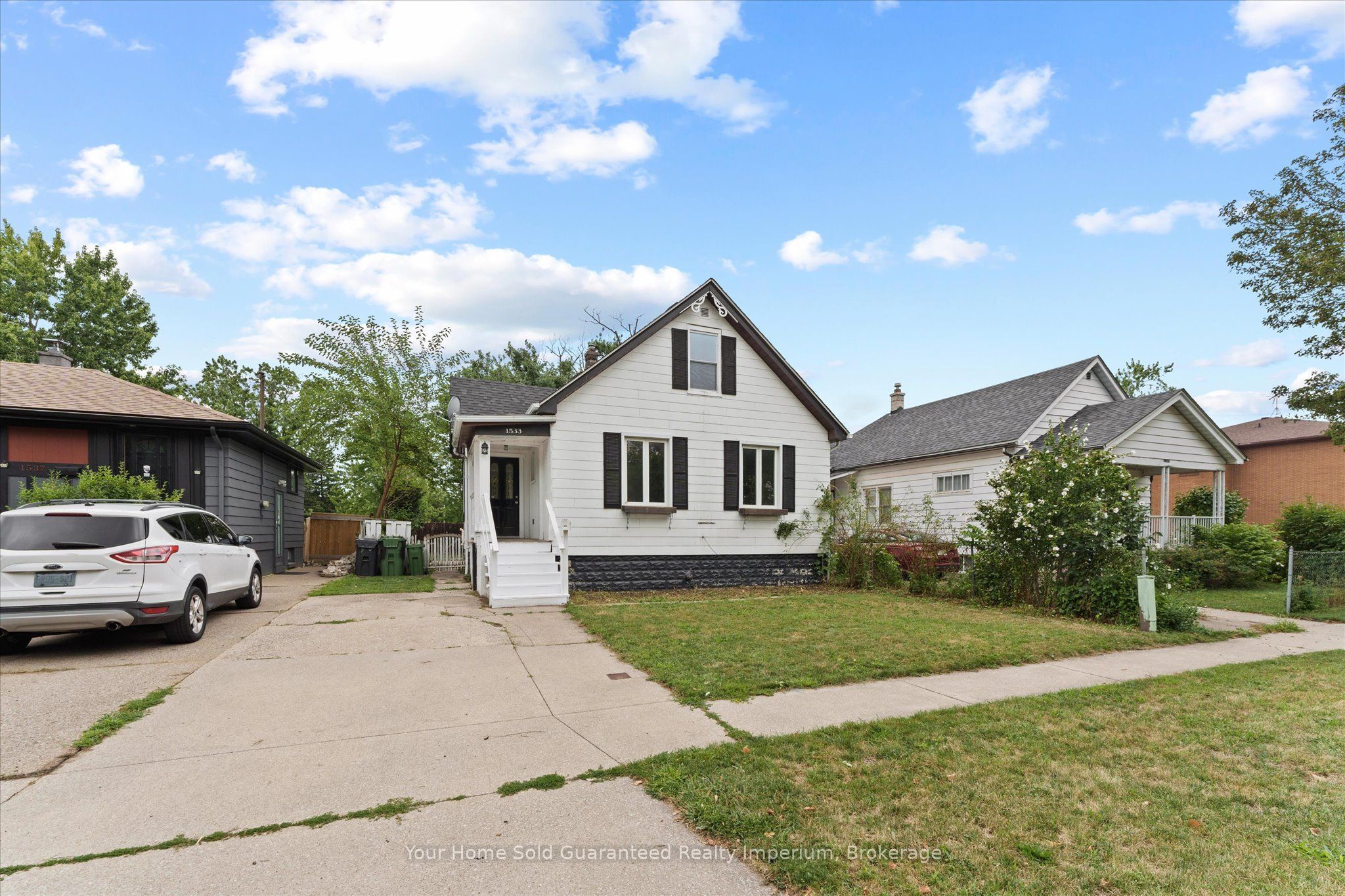 1533 Alexis Road Property Photo 3