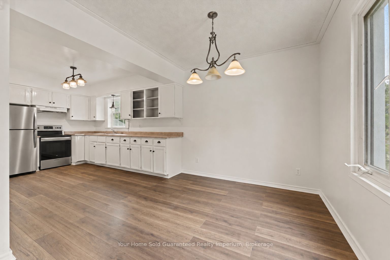 1533 Alexis Road Property Photo 11