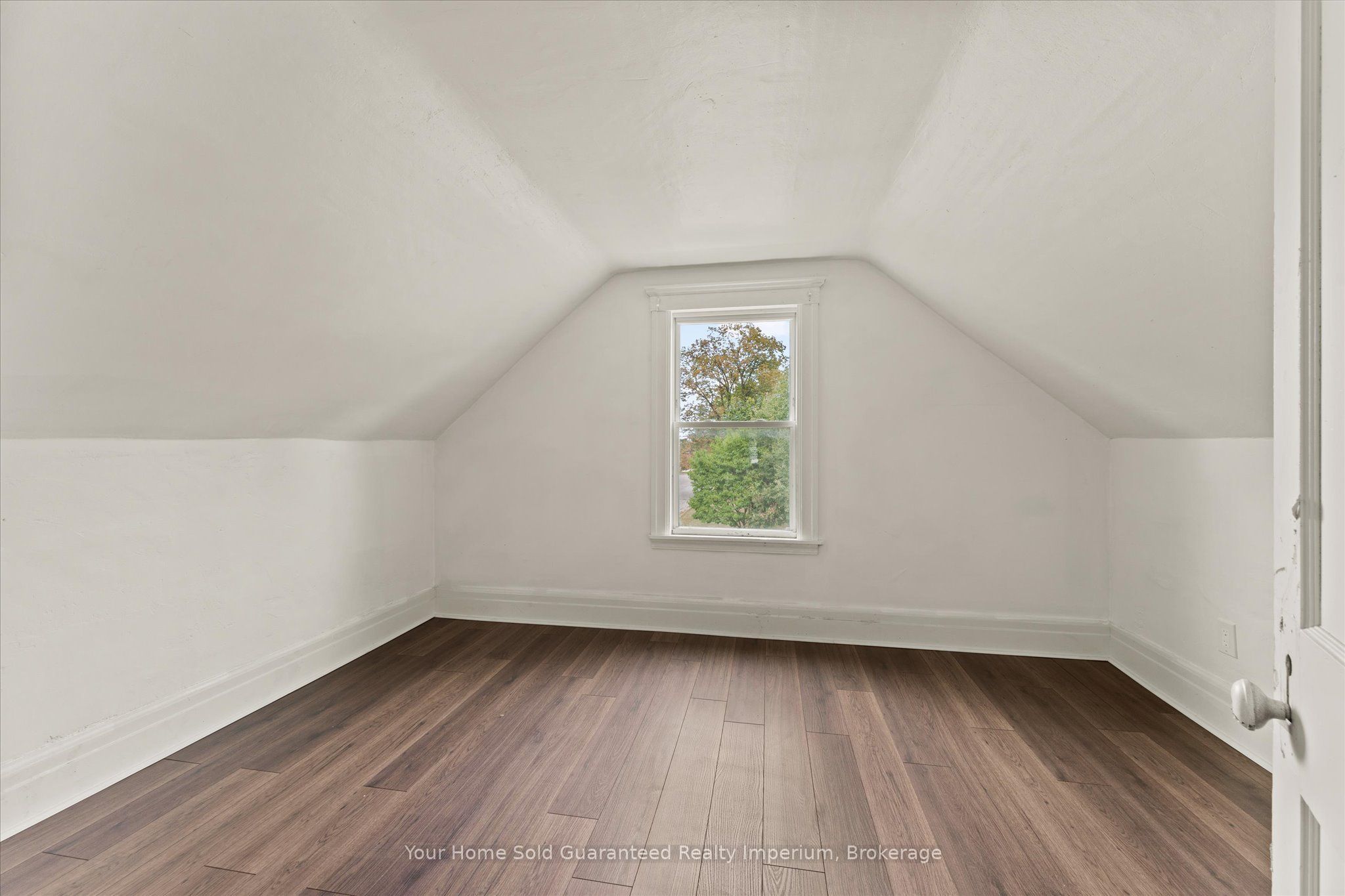 1533 Alexis Road Property Photo 19