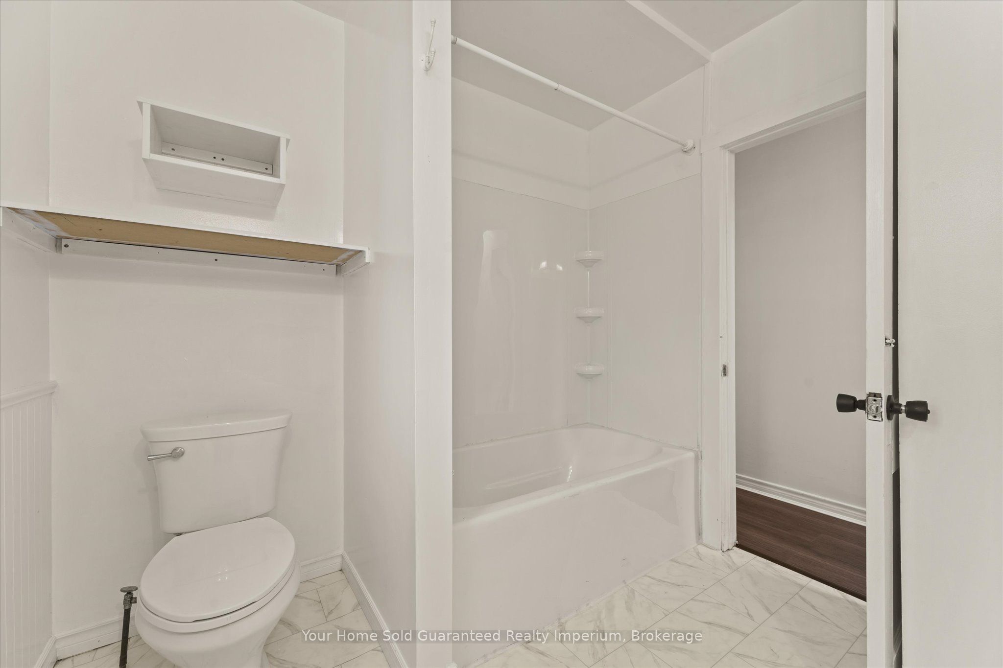 1533 Alexis Road Property Photo 21