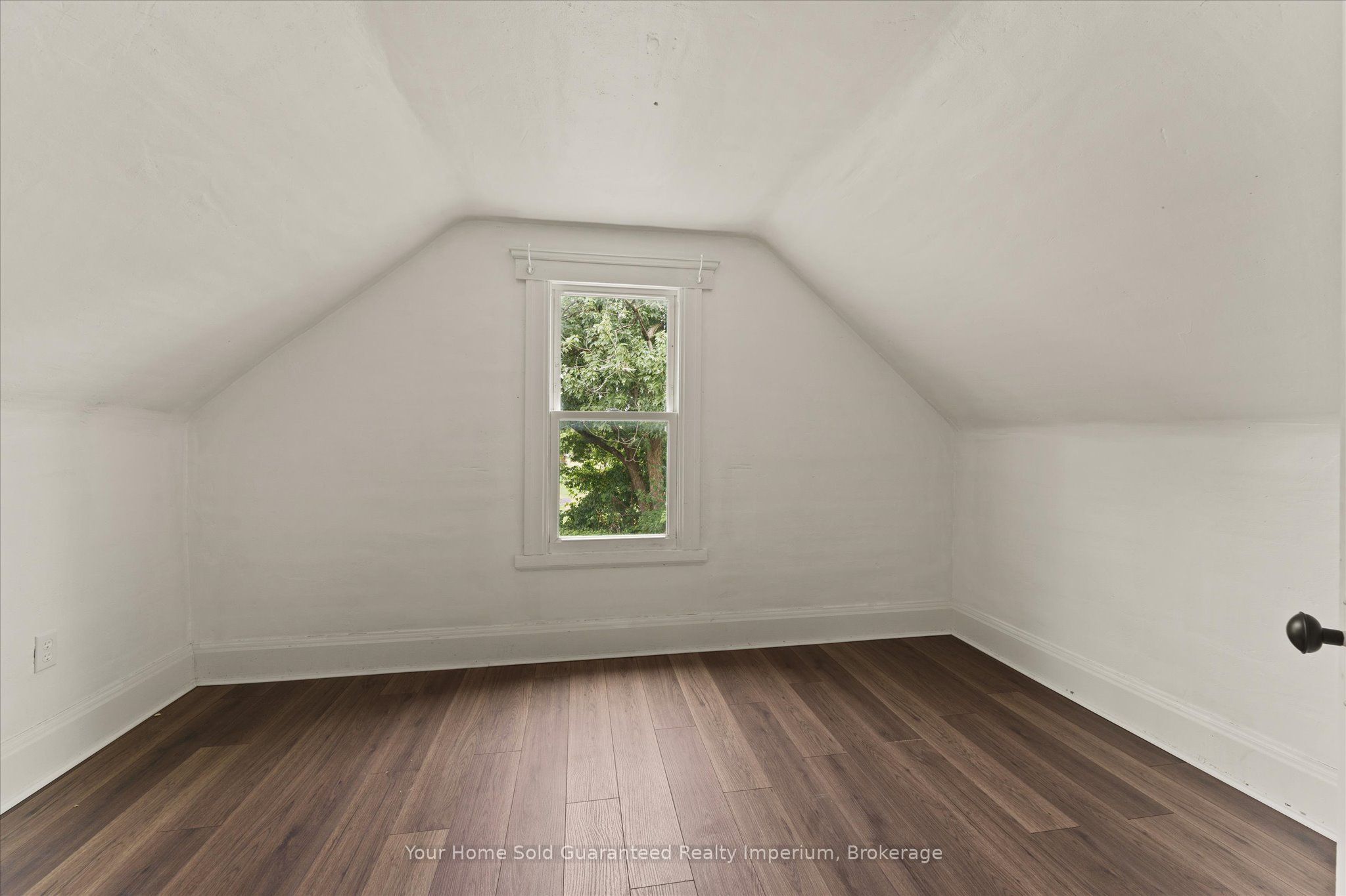 1533 Alexis Road Property Photo 23