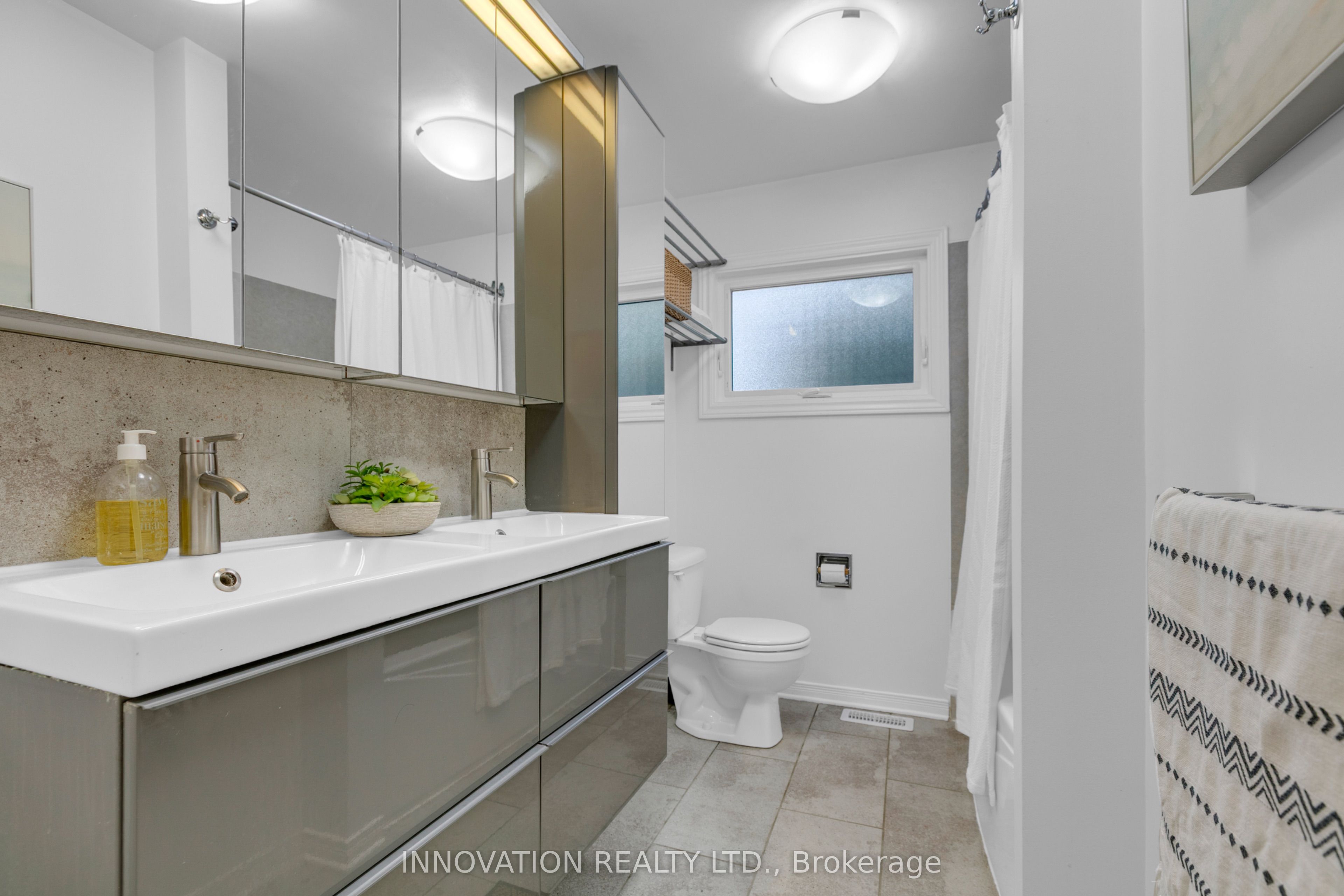 2364 Jefferson Street Property Photo 12