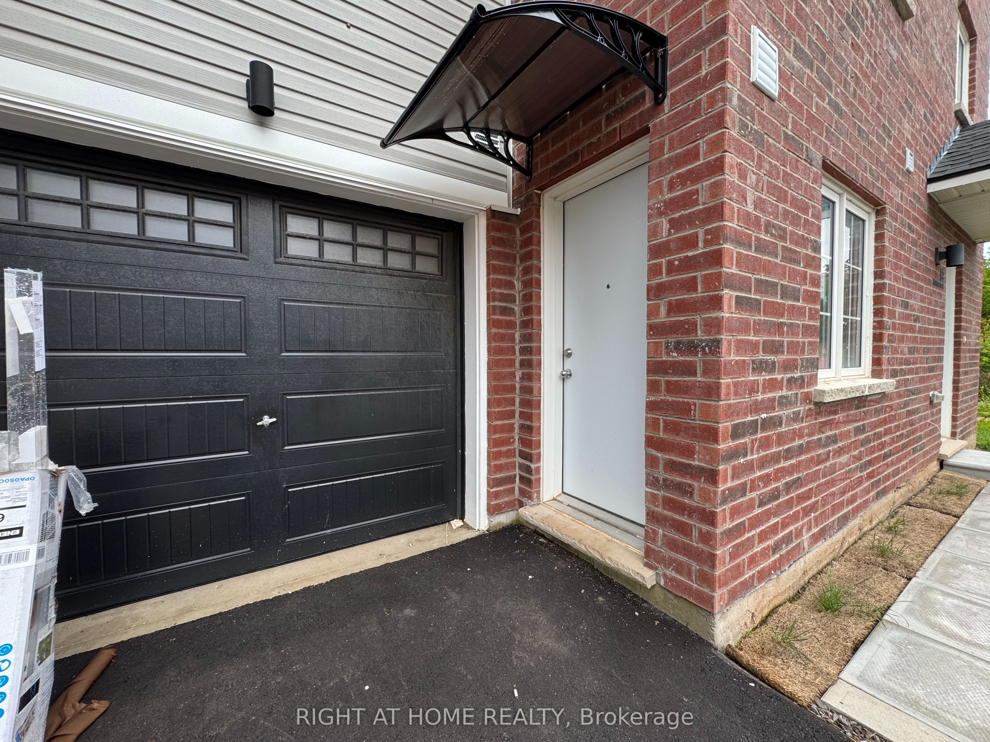 99 Highriver Trail (LOWER) Property Photo 1