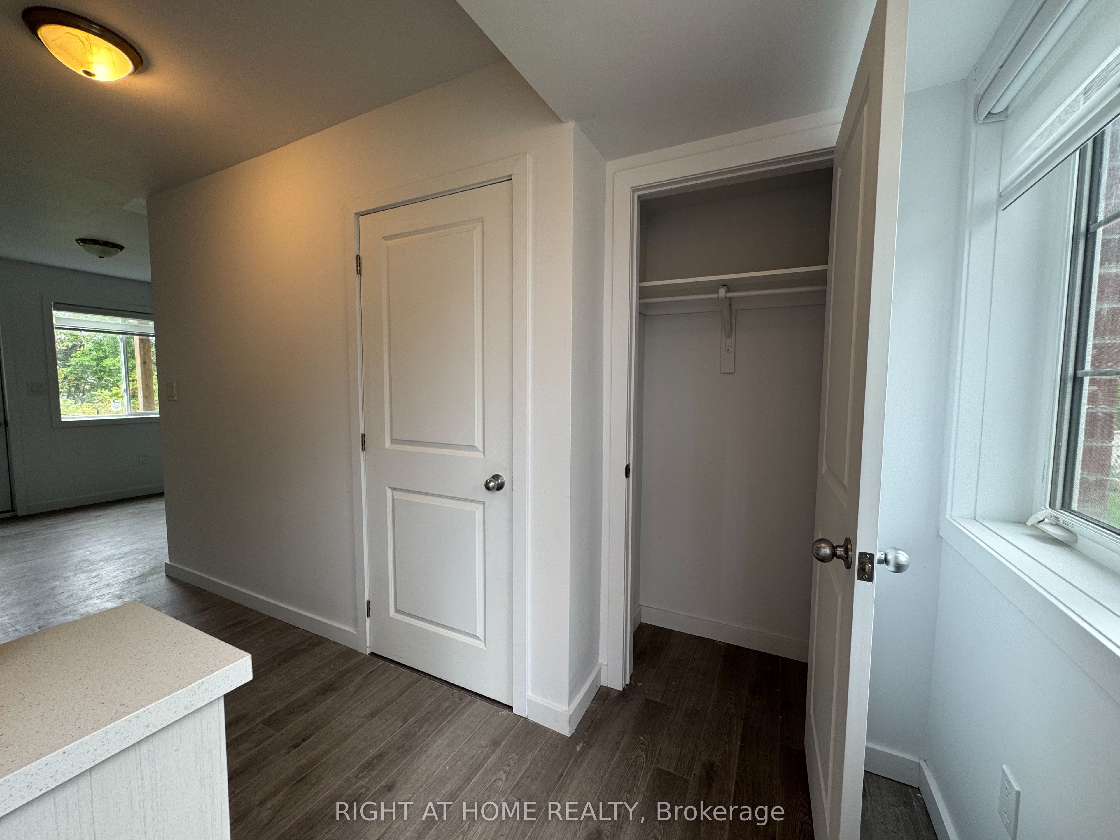 99 Highriver Trail (lower) Property Photo 2