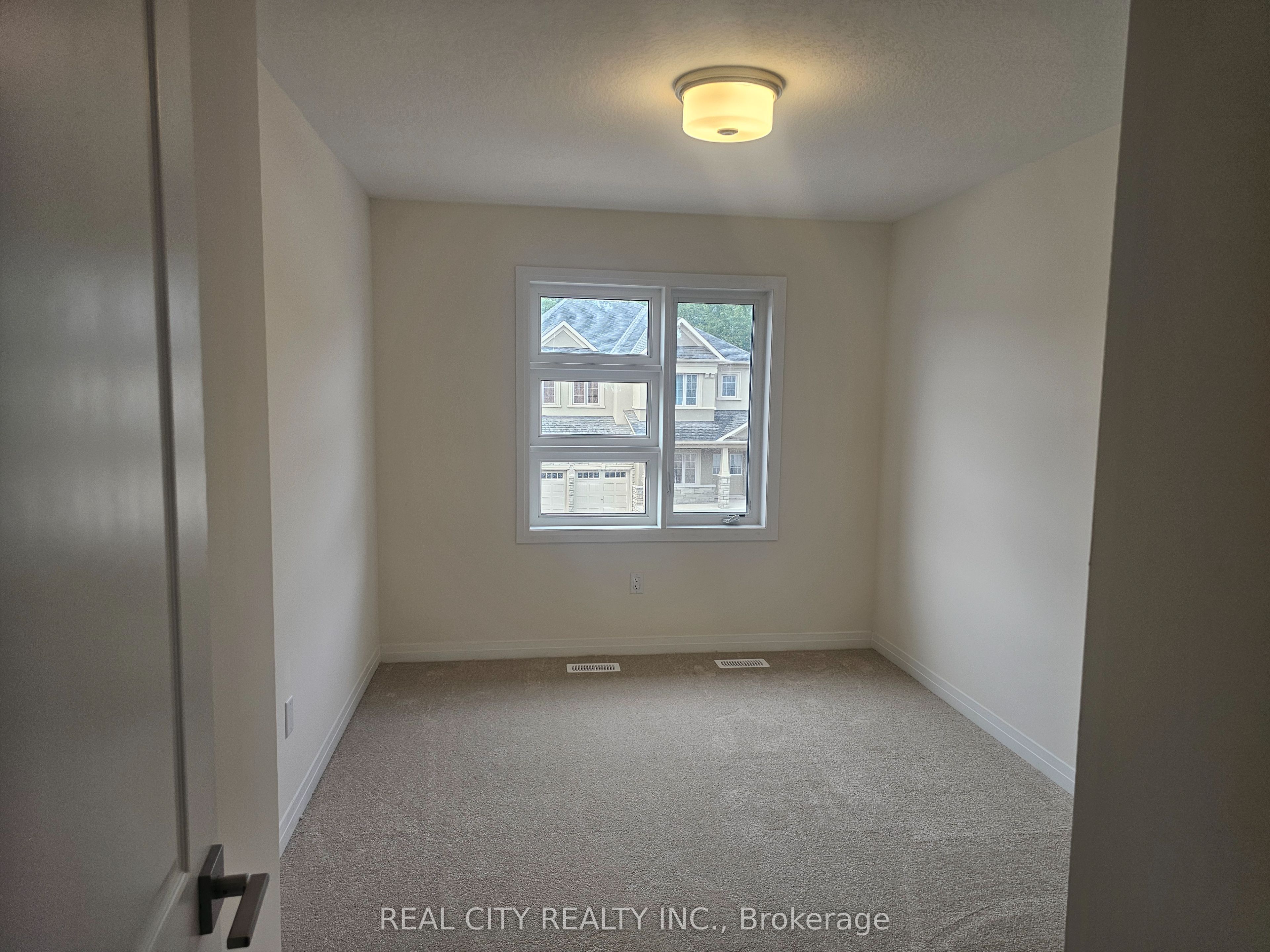 48 Mckernan Avenue Property Photo 32